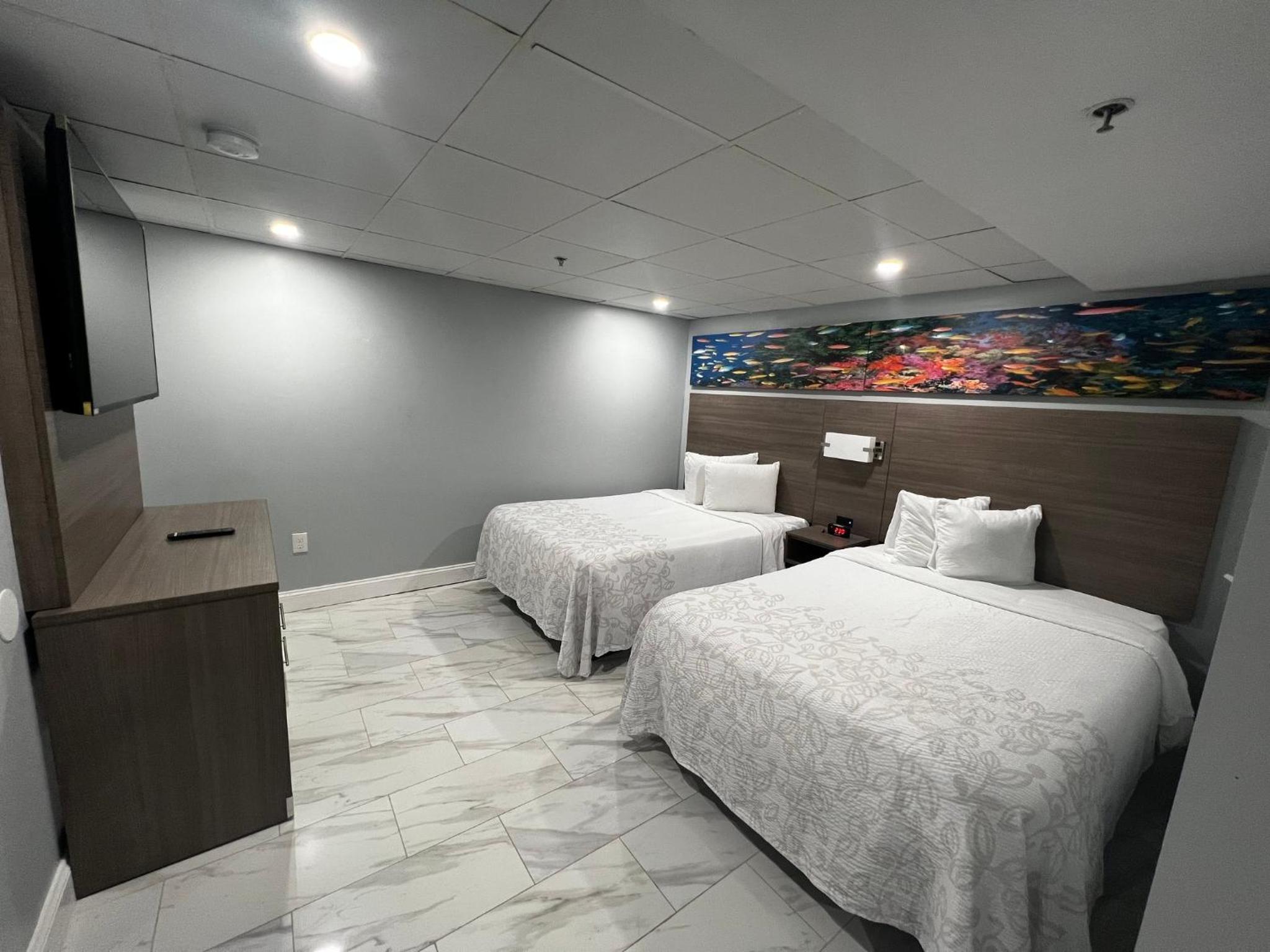 Suite with Two Double Beds with Kitchen Smoke Free - Photo 1