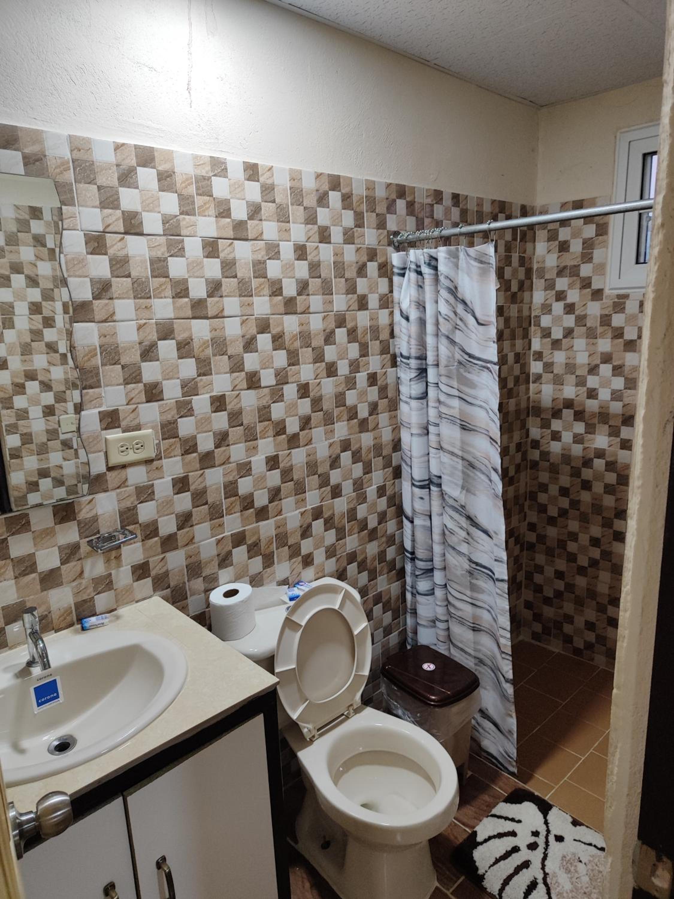 Family Room with Bathroom photo 2