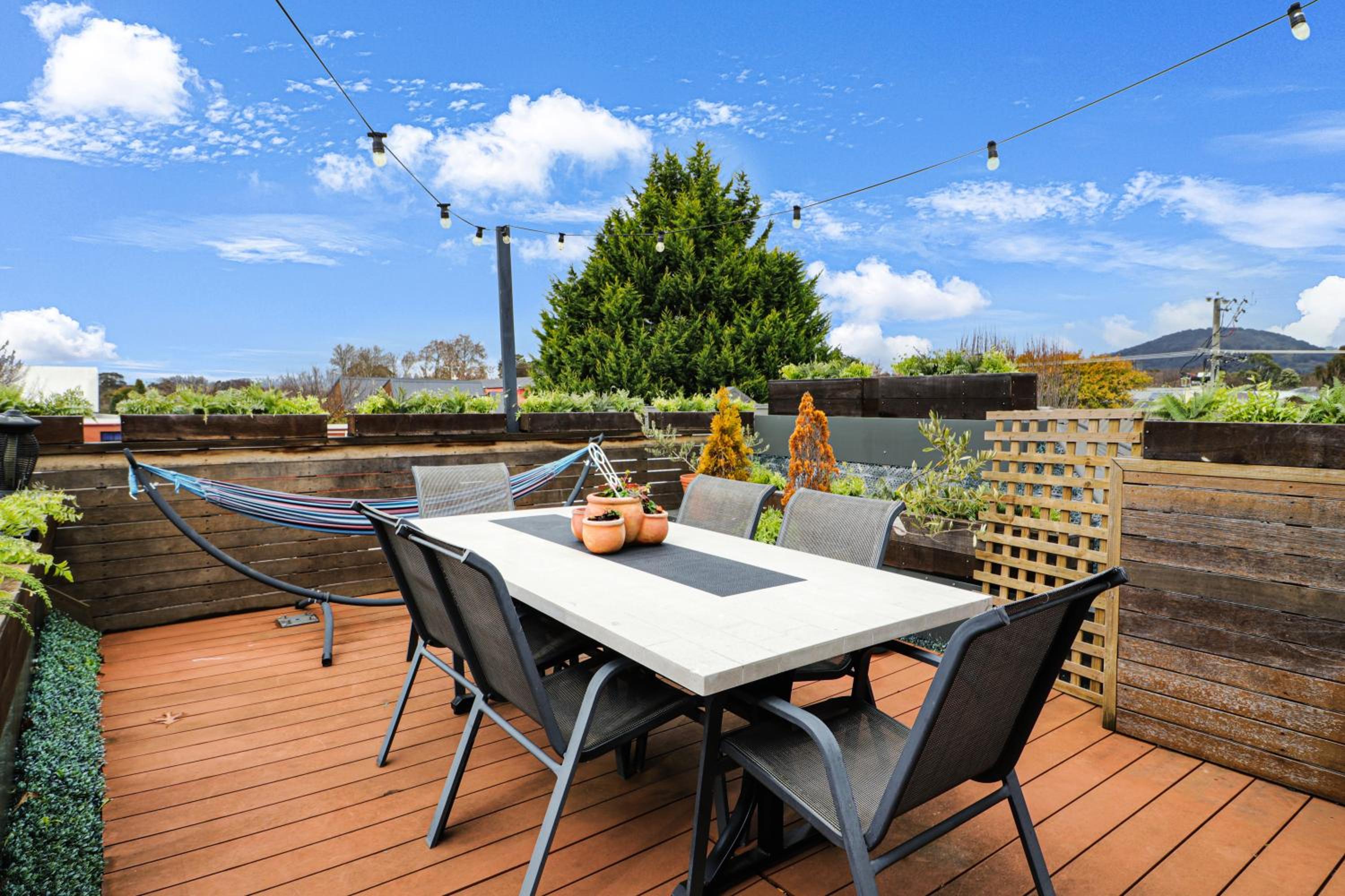 Apartment with Mountain View photo 2