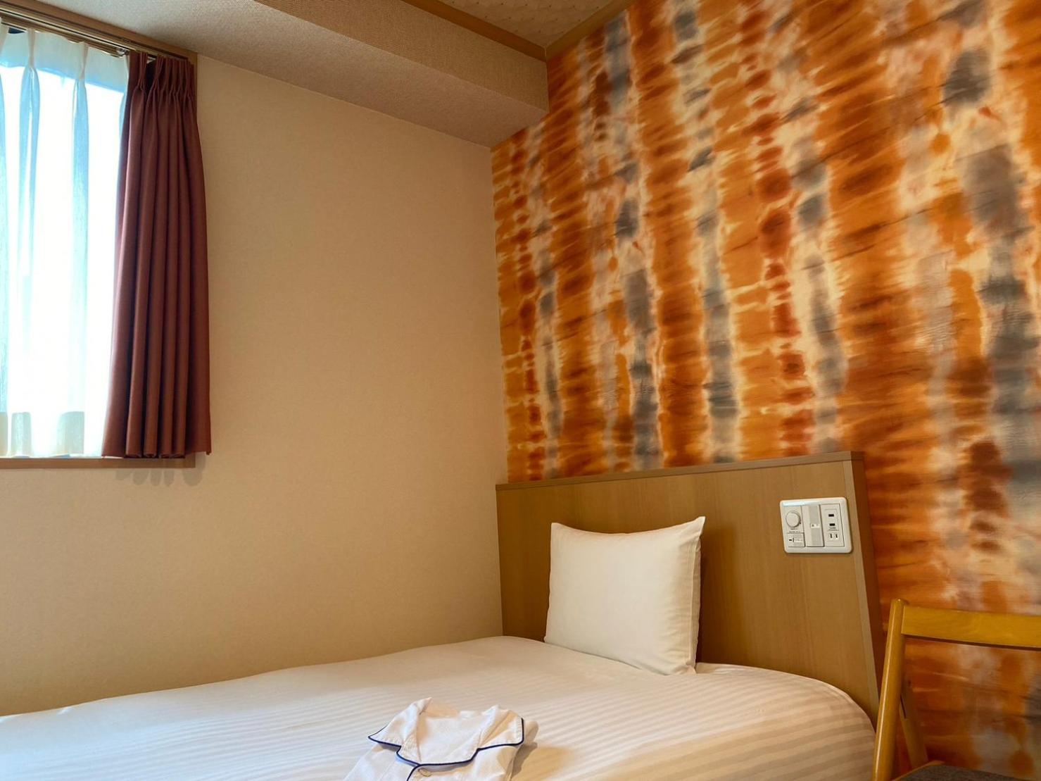 Single Room with Shower (2-Adult) photo 3