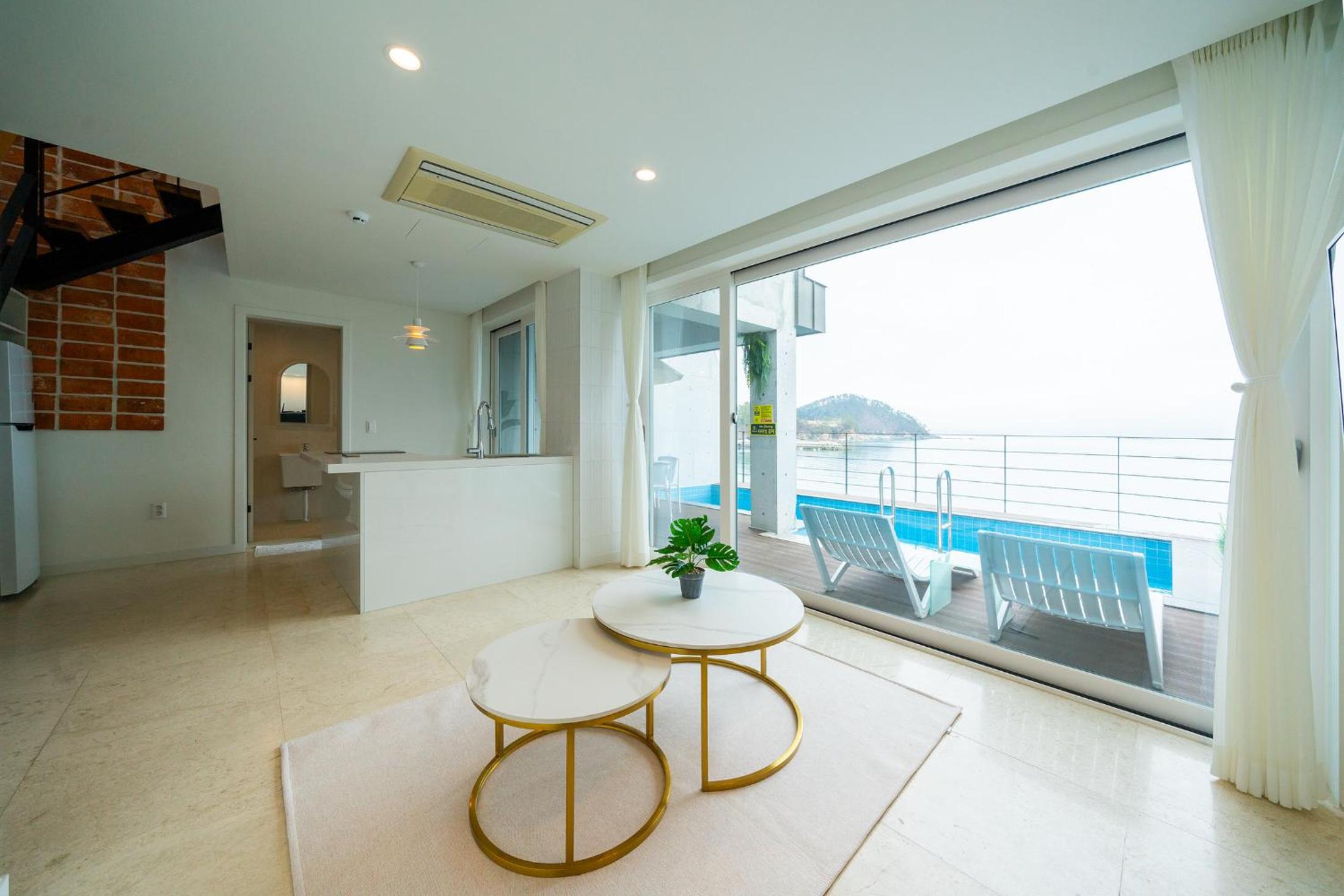Platinum Pool Villa