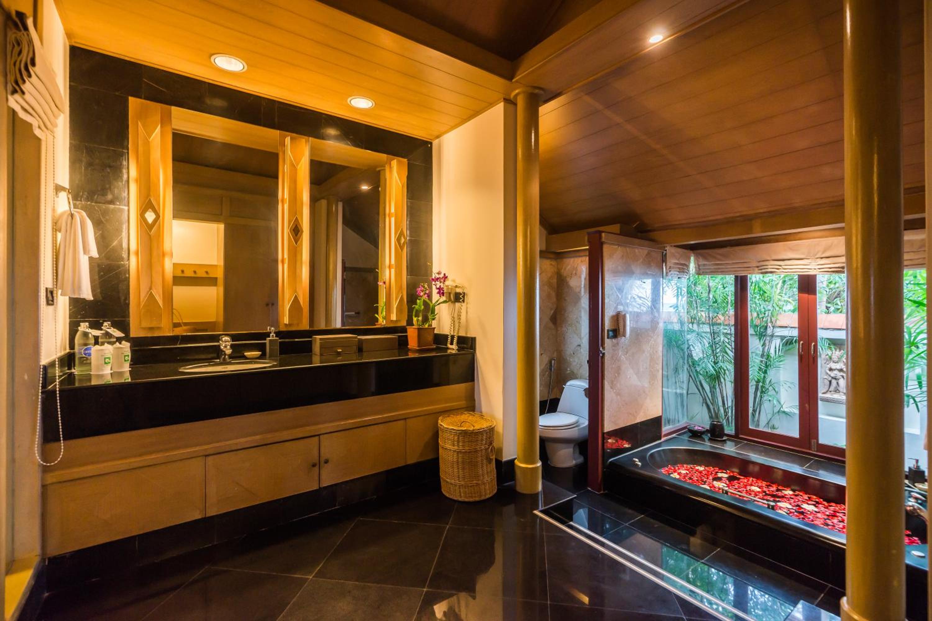 Royal Suite photo 2