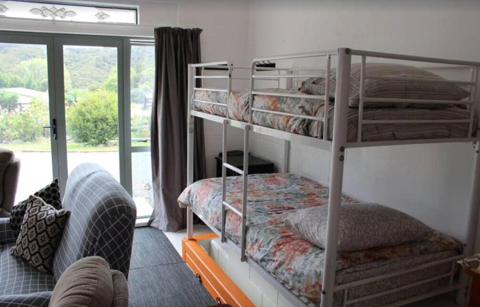 One-Bedroom House photo 3