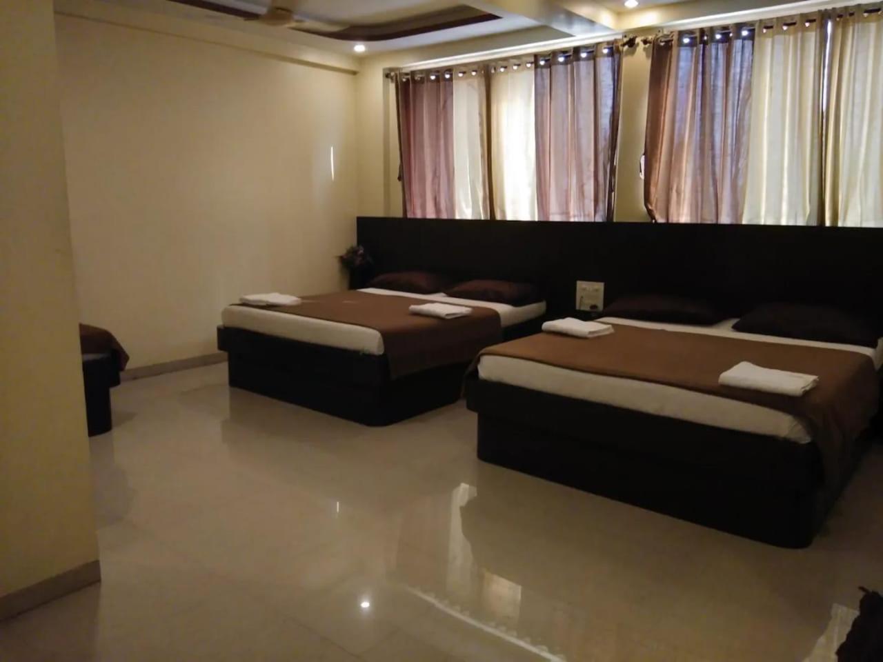 Deluxe Family Room photo 3