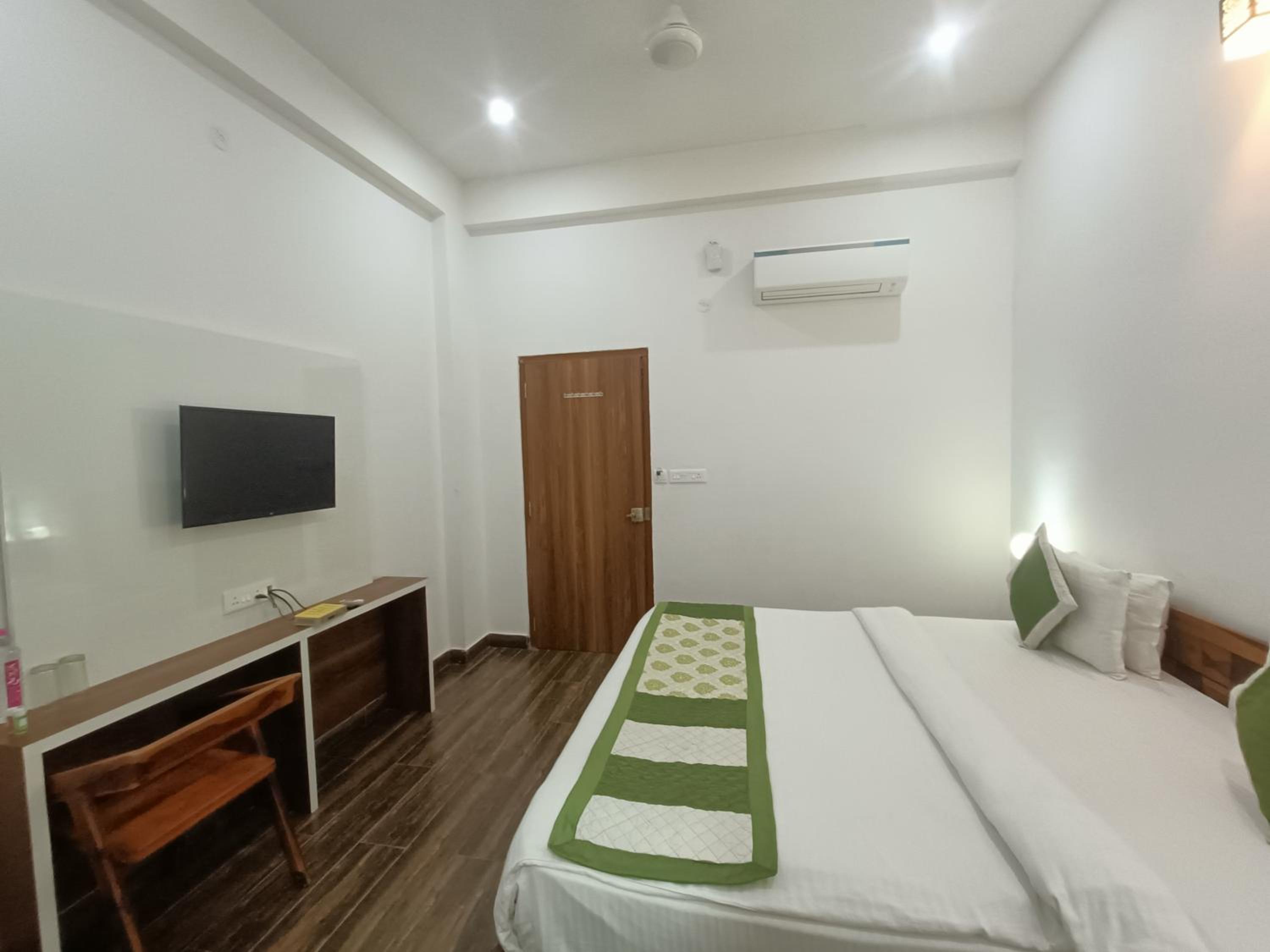 Deluxe Room - Photo 2