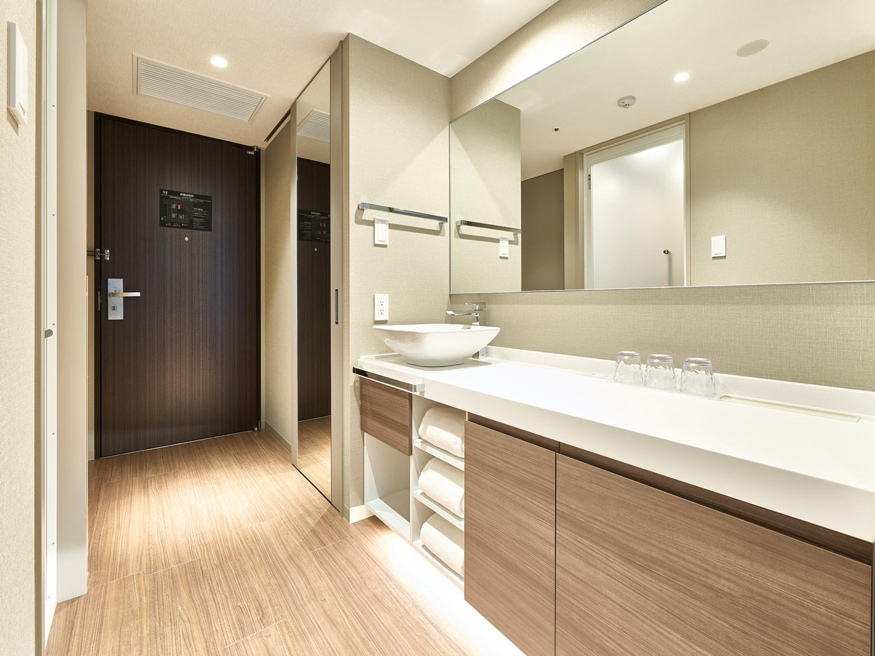 Triple Room - Non-Smoking photo 3
