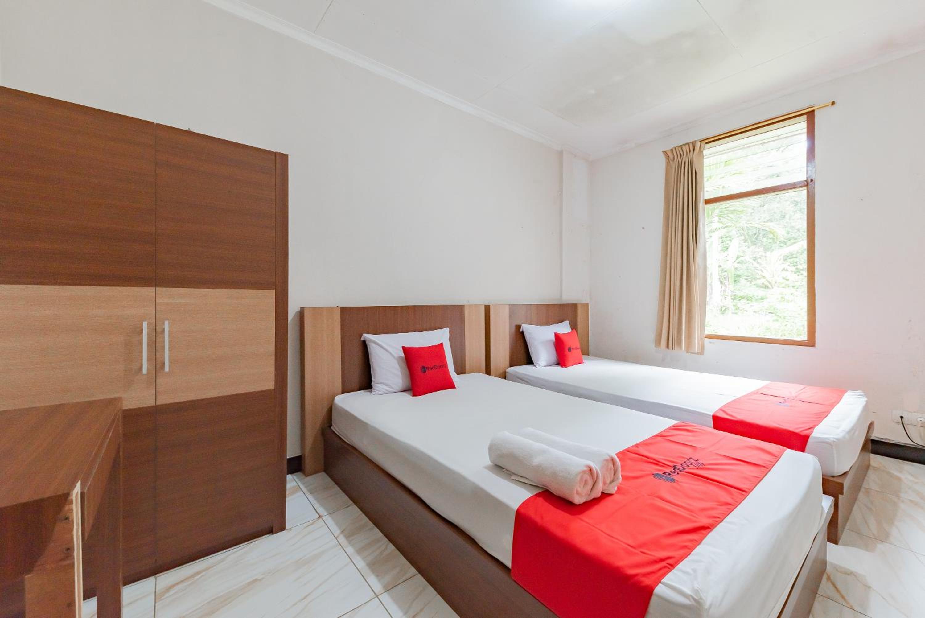 Standard Twin Room - Photo 5