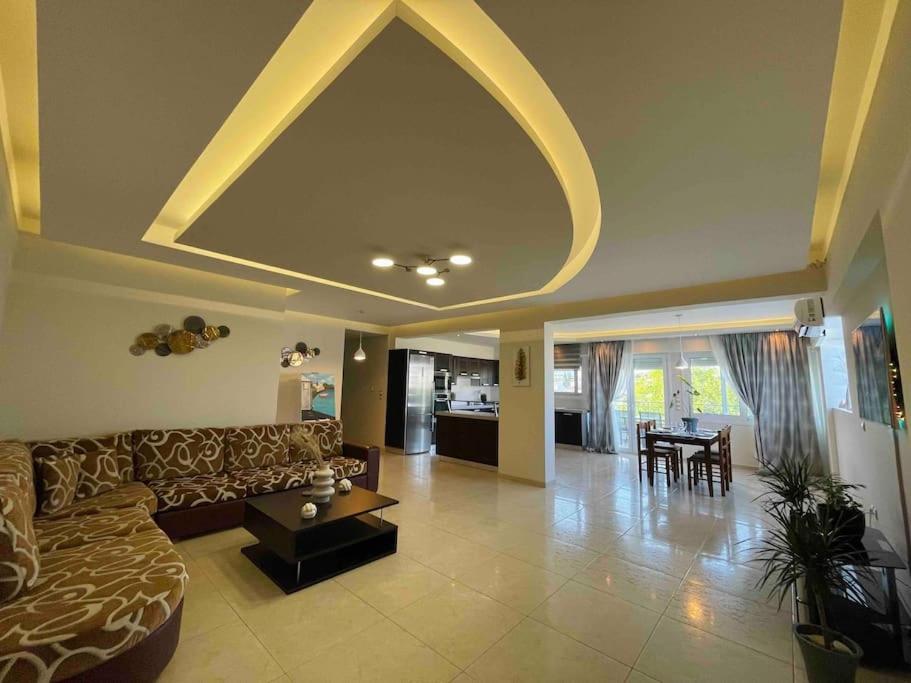 Apartment with Mountain View photo 1