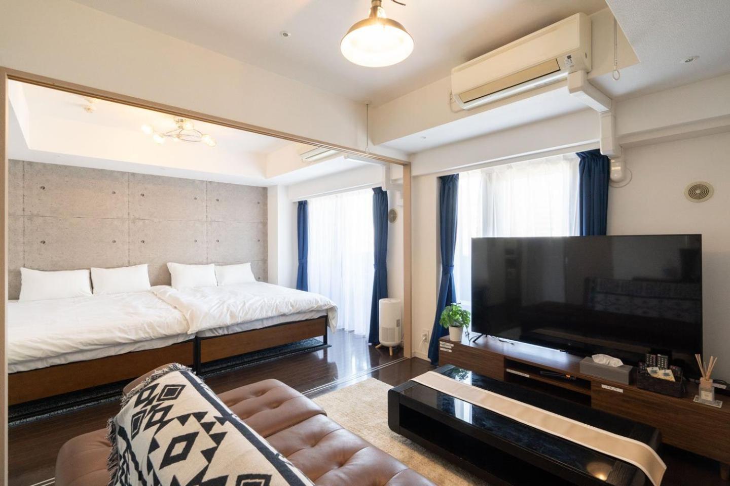 One-Bedroom Apartment photo 1