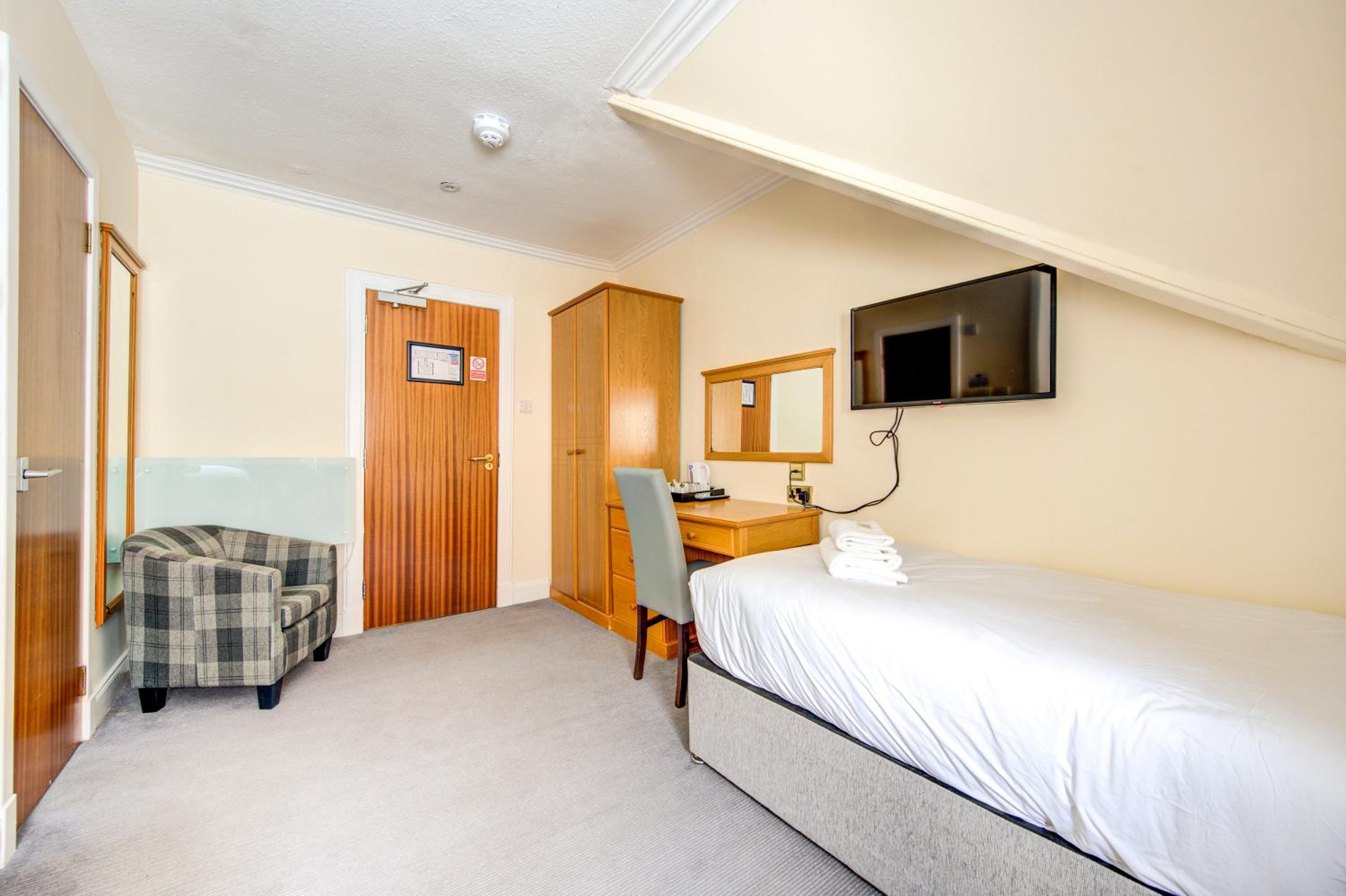 Standard Twin Room photo 2