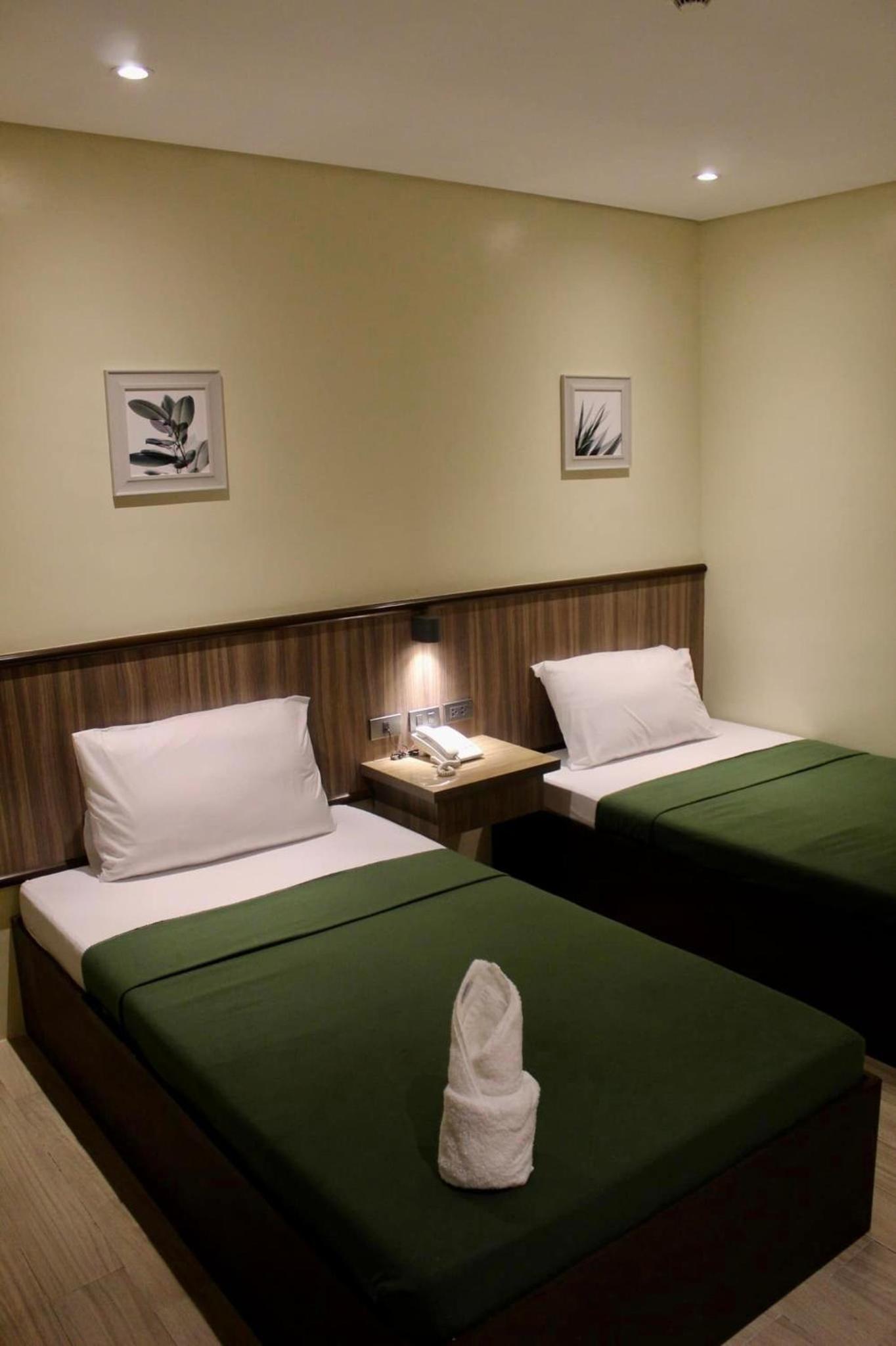 Deluxe Double Room With Side Sea View