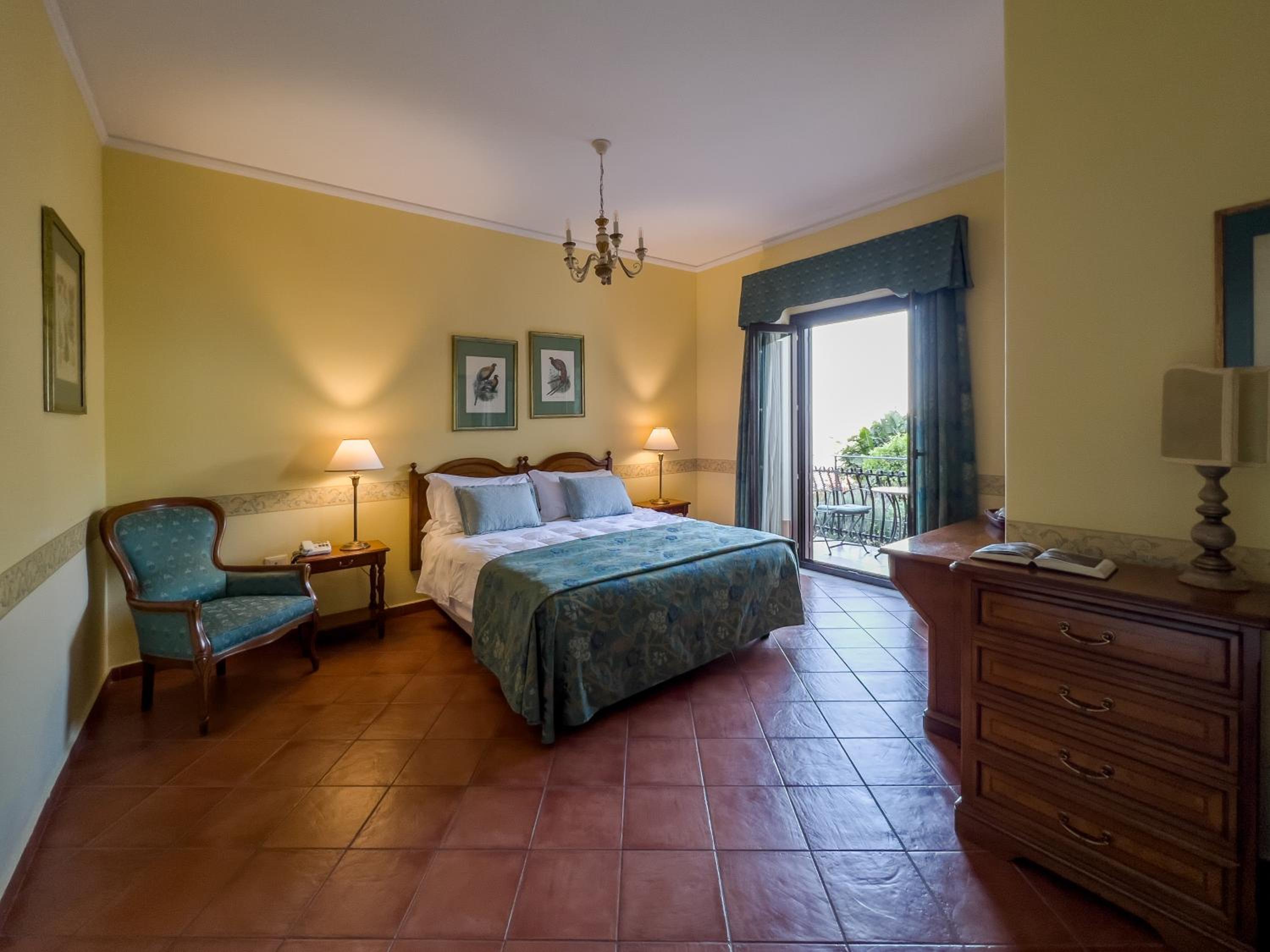 Triple Room with Balcony and Side Sea View