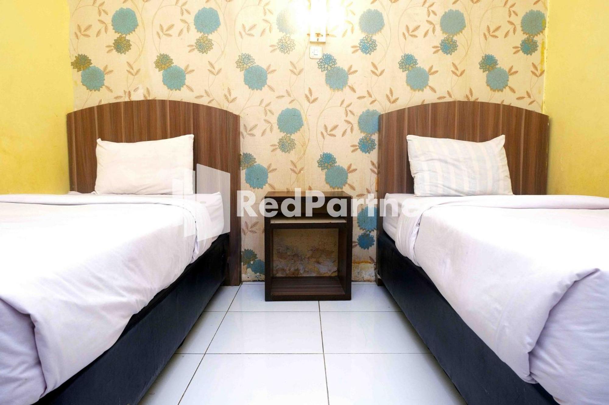 Twin Room - Photo 11