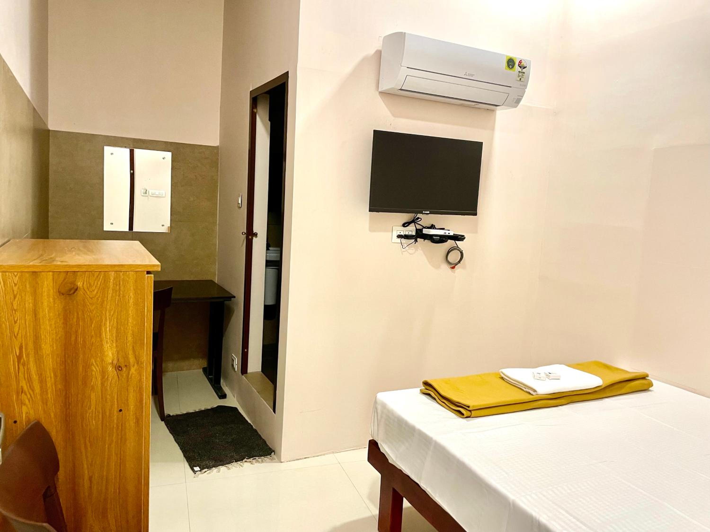 Deluxe Double Room - Photo 10