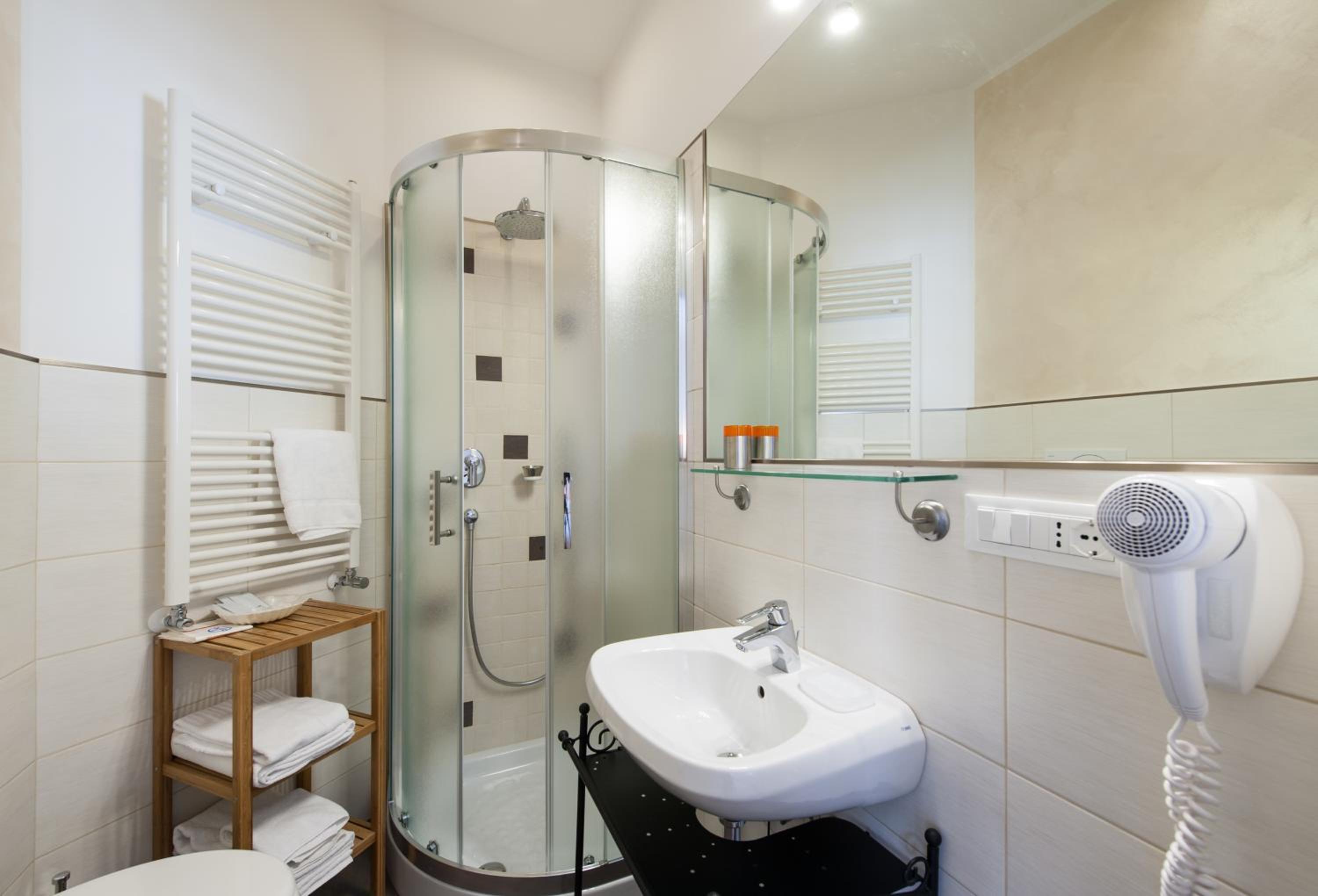 Double or Twin Room photo 2