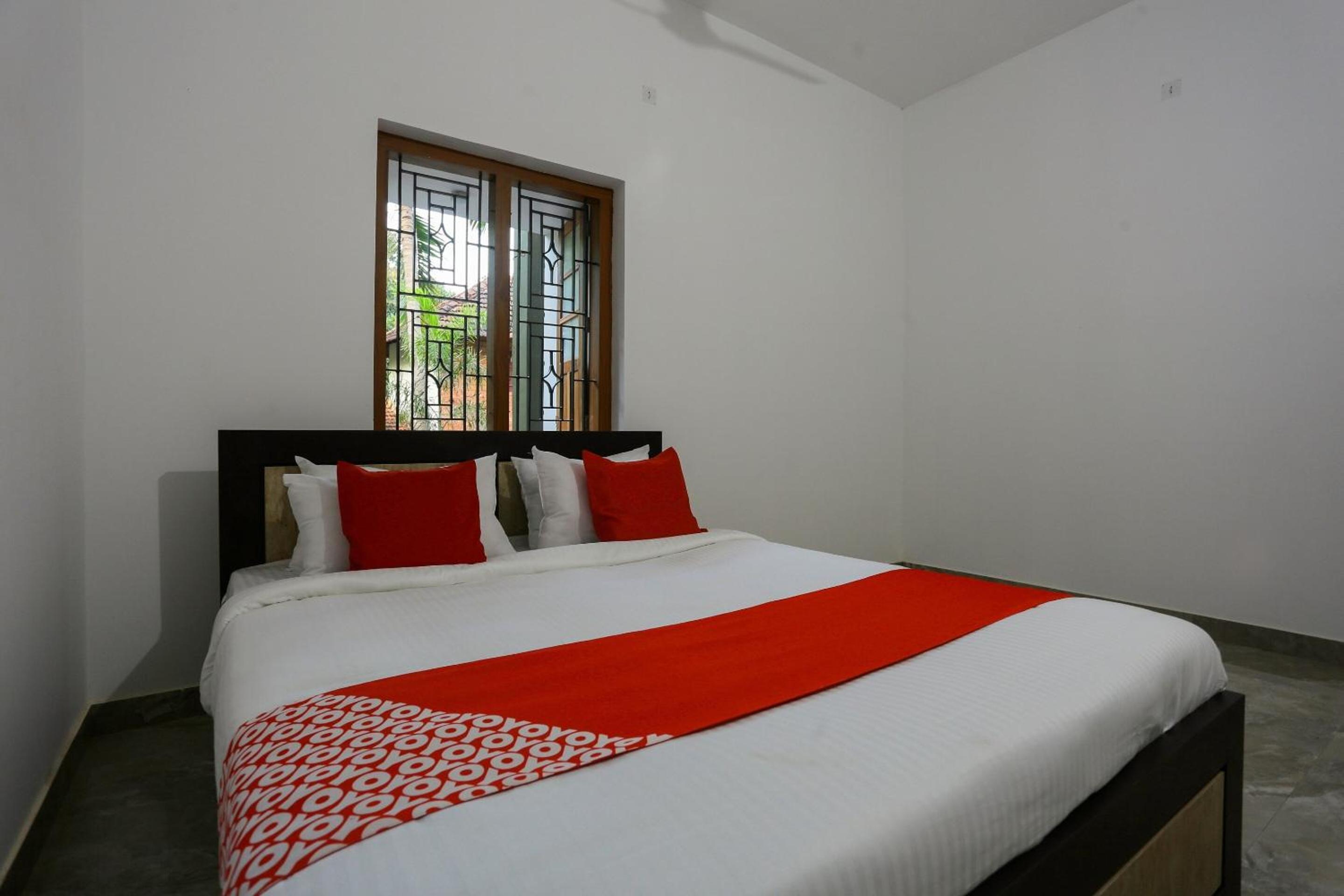 Comfort Triple Room with Shower photo 3