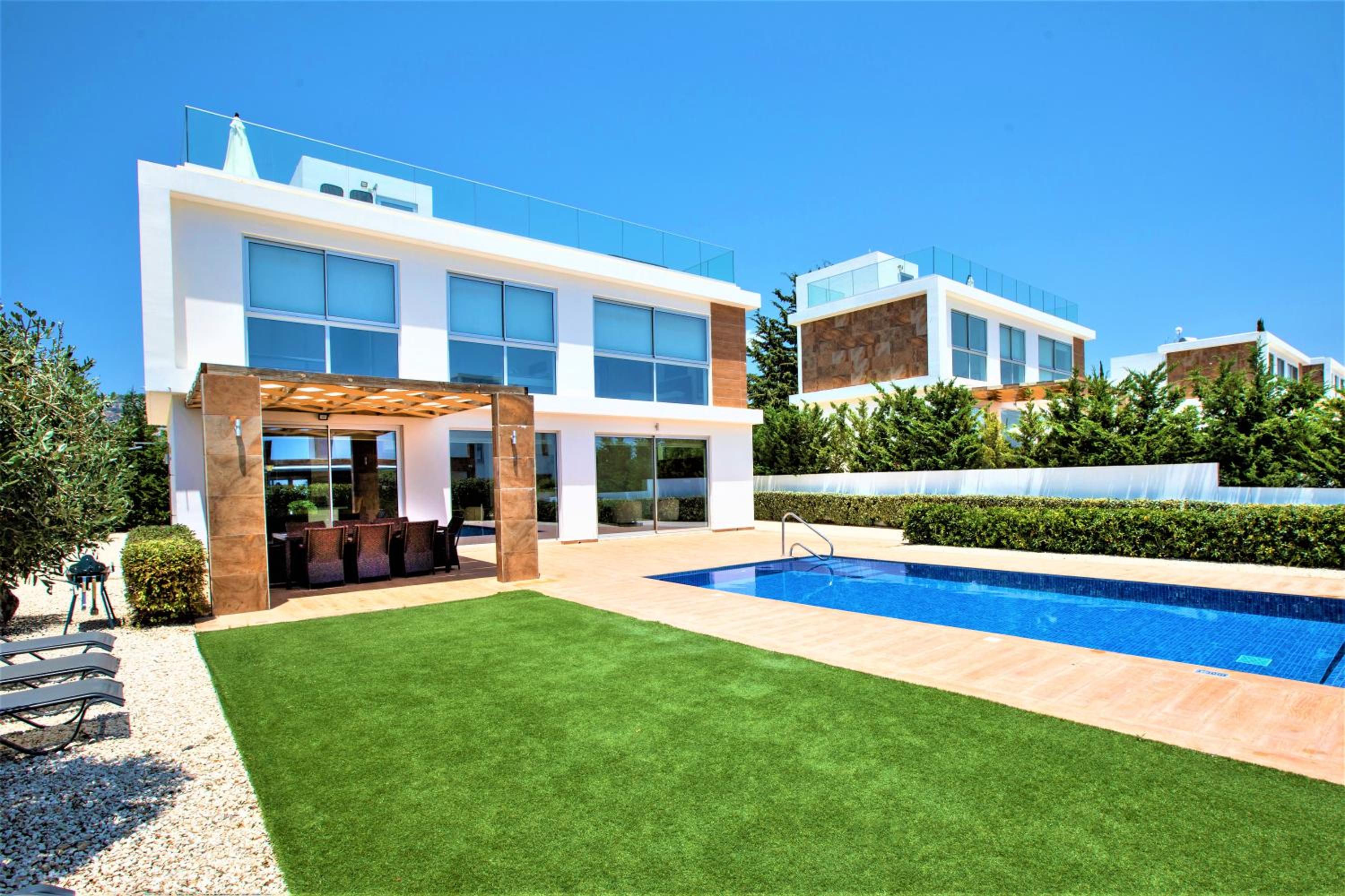Standard Villa photo 3