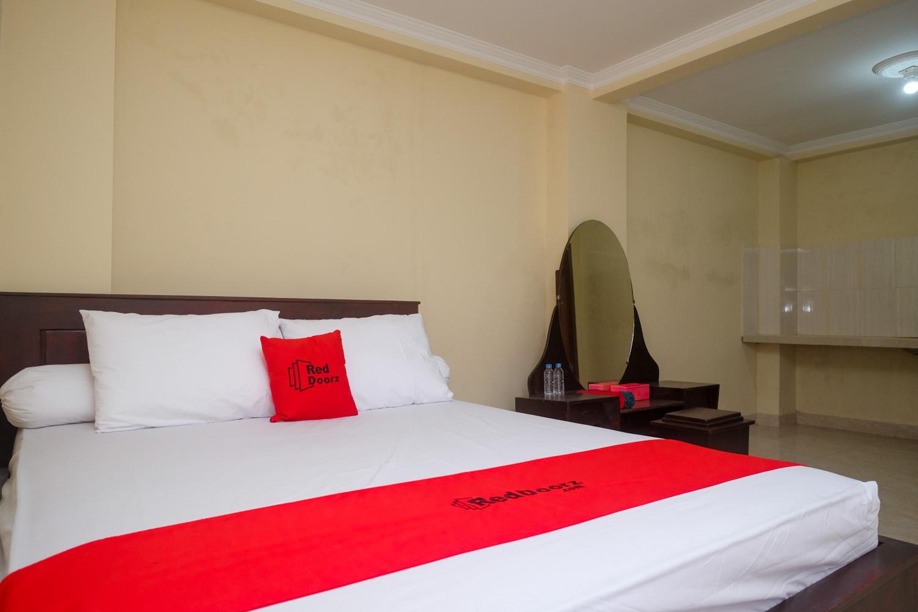 Deluxe Double Room - Photo 8