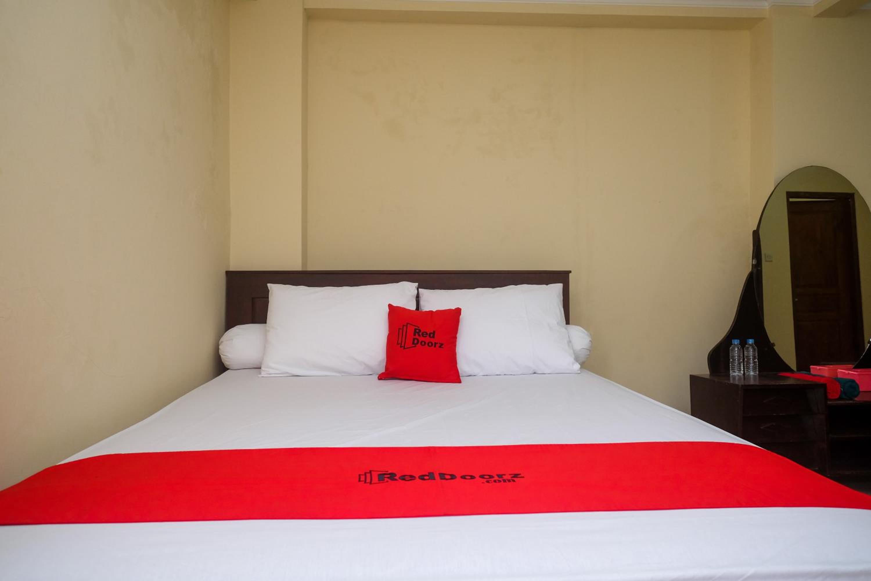 Deluxe Double Room - Photo 9