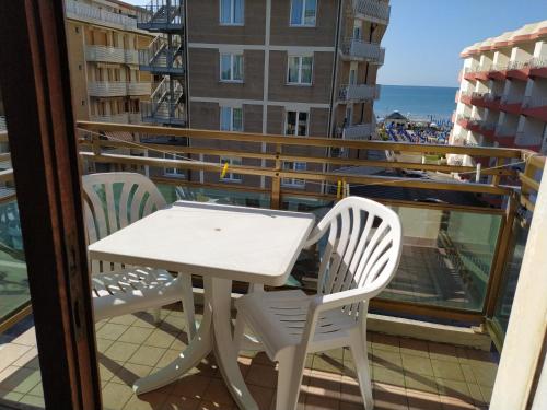 Double Room with Sea View - Photo 2