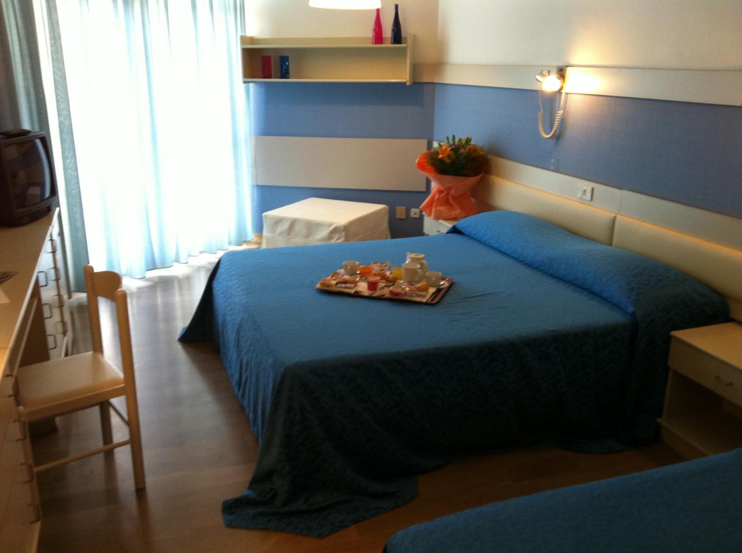Double or Twin Room with Balcony - Photo 1