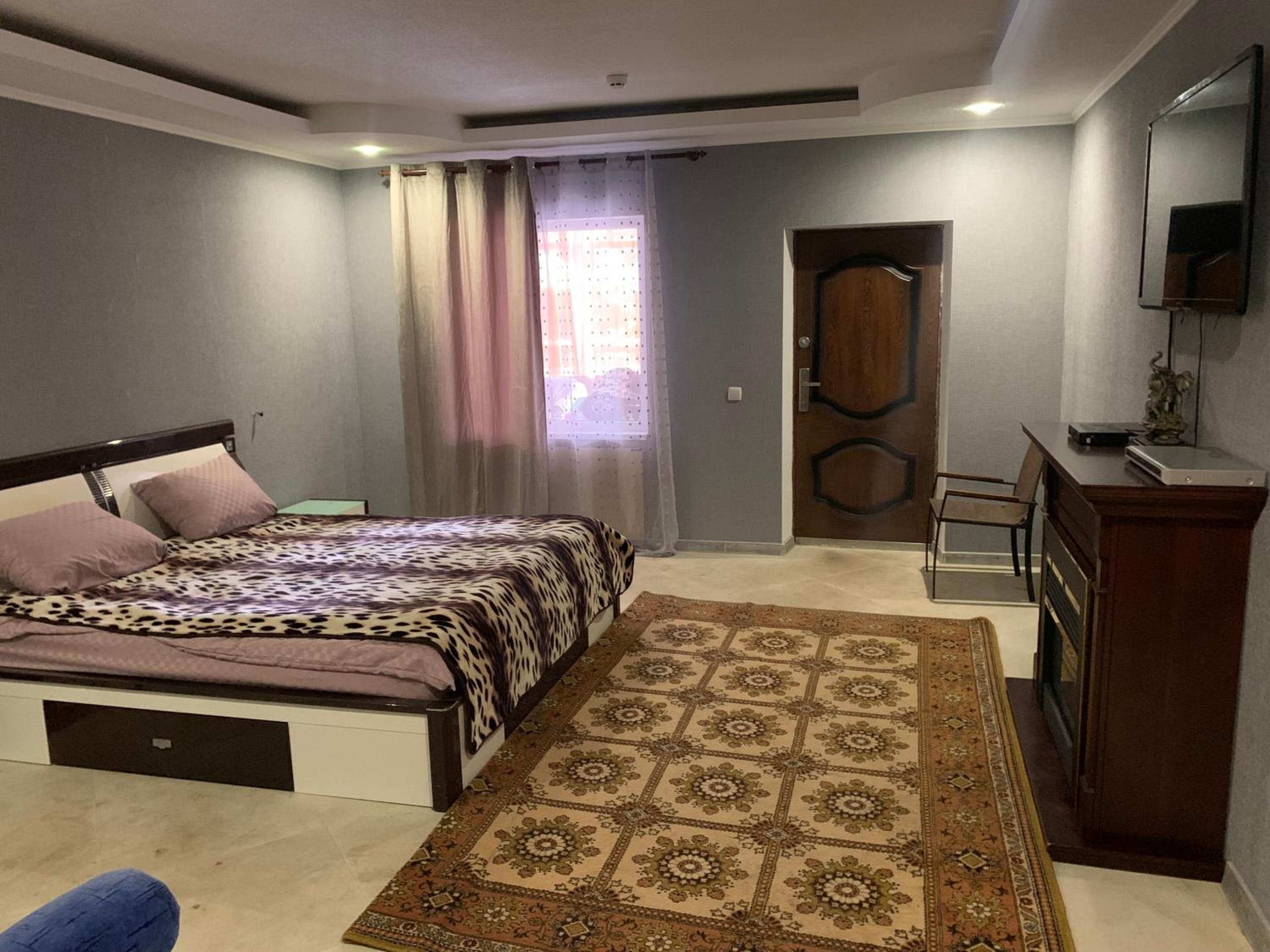 Large Double or Twin Room