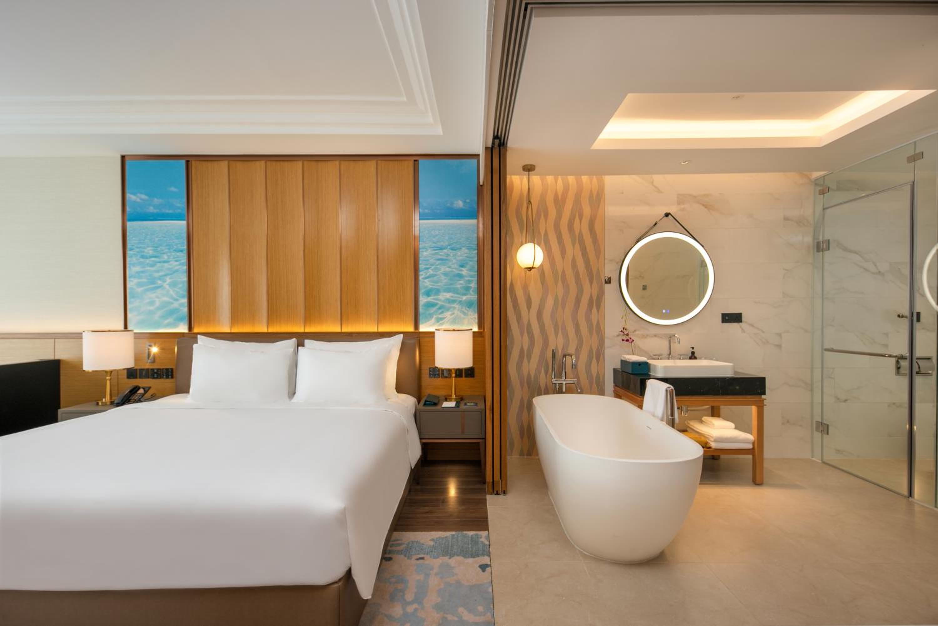 ​Premium Oceanview Double Room - Photo 11
