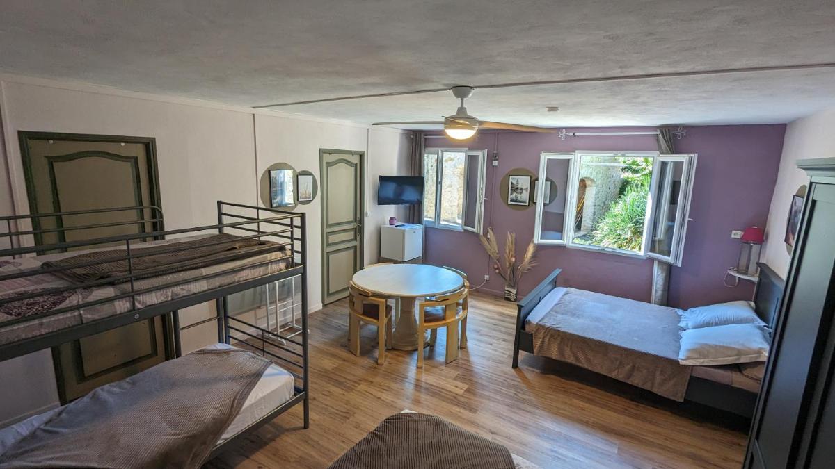 Family Room with Terrace - Photo 4