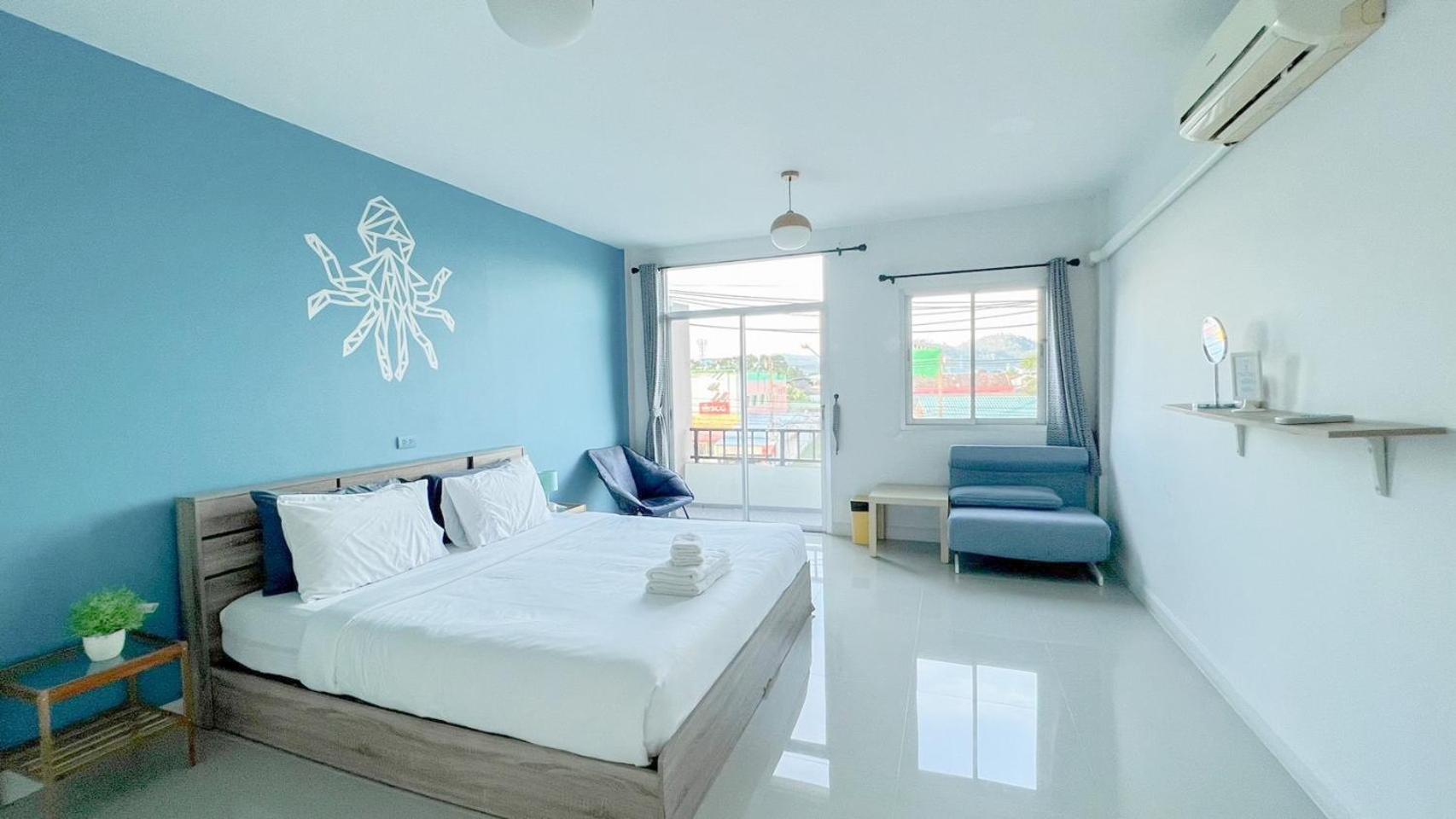 Double Room with Shared Bathroom photo 3