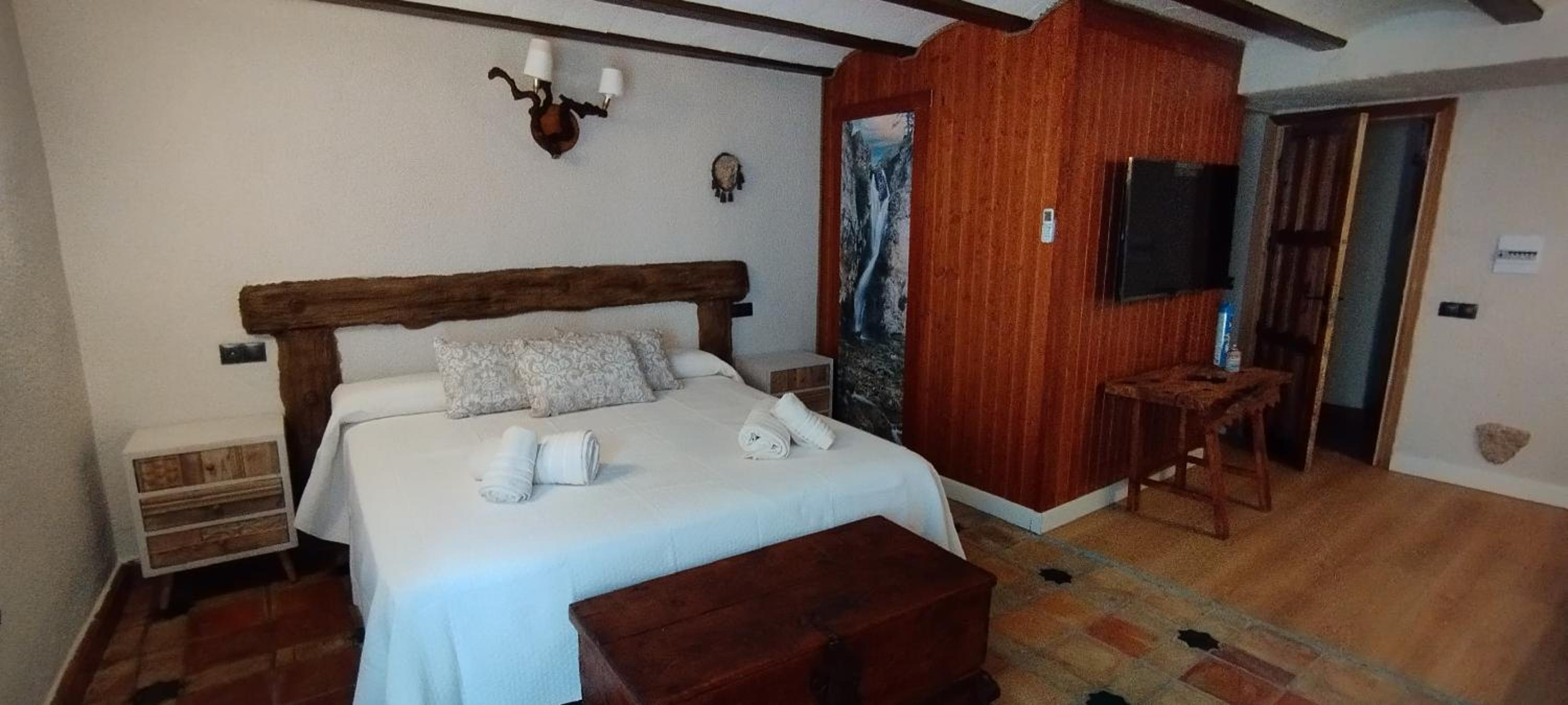 King Suite - Photo 1