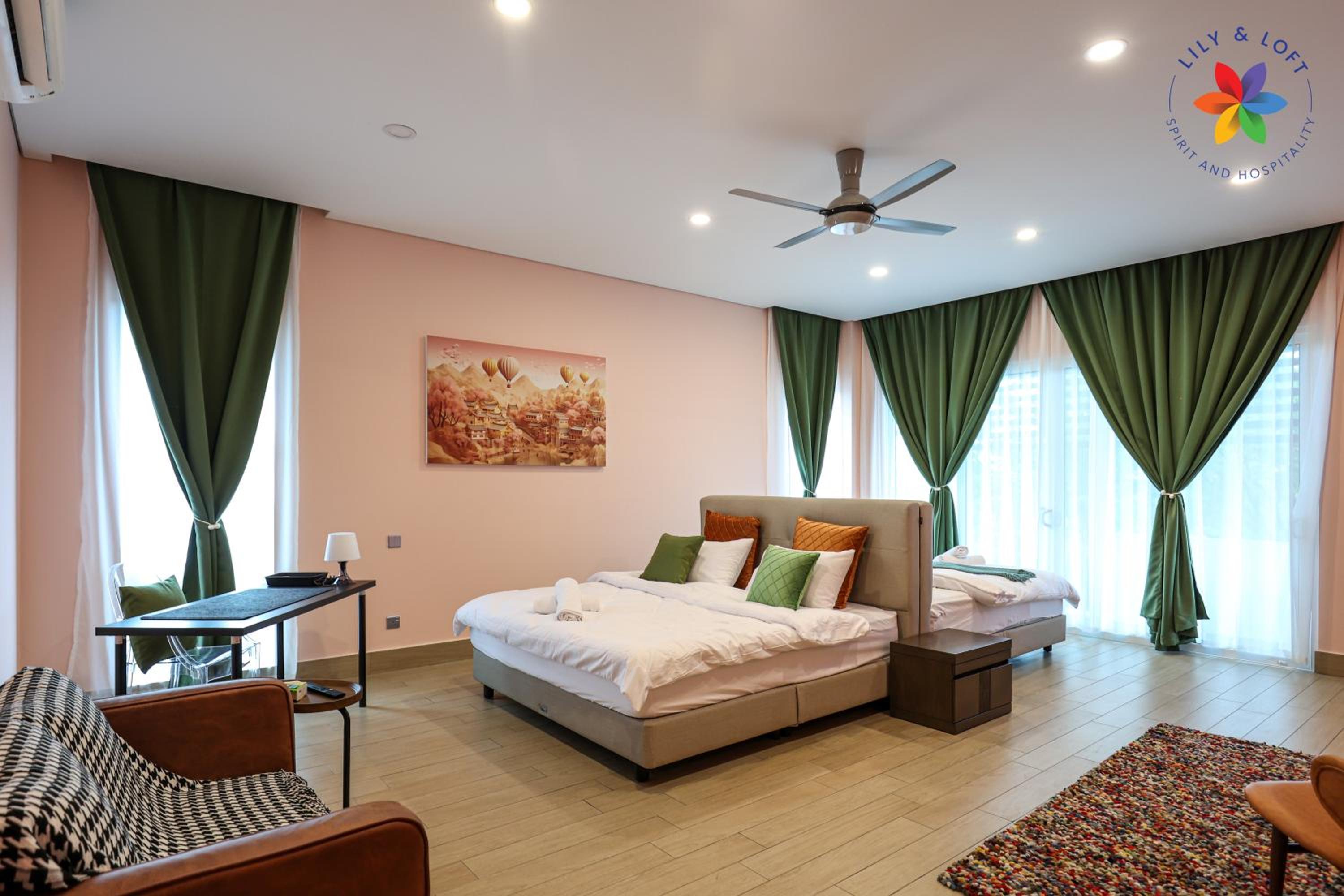 Family Room with Balcony photo 2
