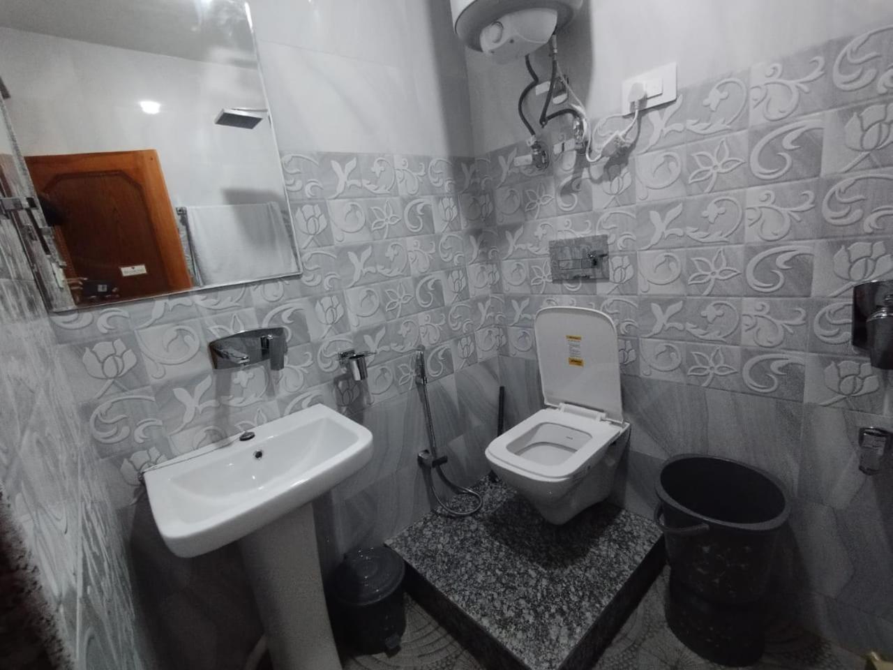 Deluxe Double Room With Balcony photo 2