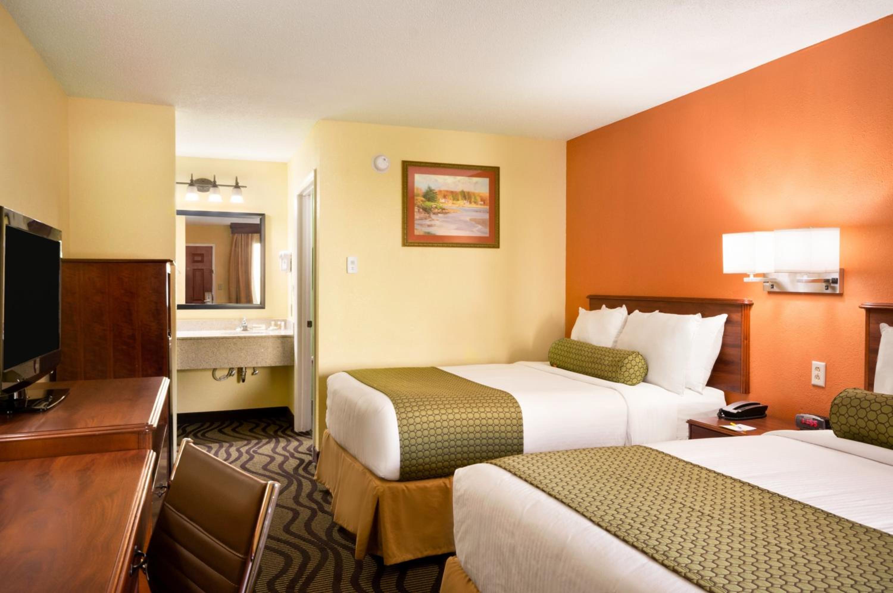 Deluxe Double Room with Two Double Beds - Non-Smoking - Photo 2
