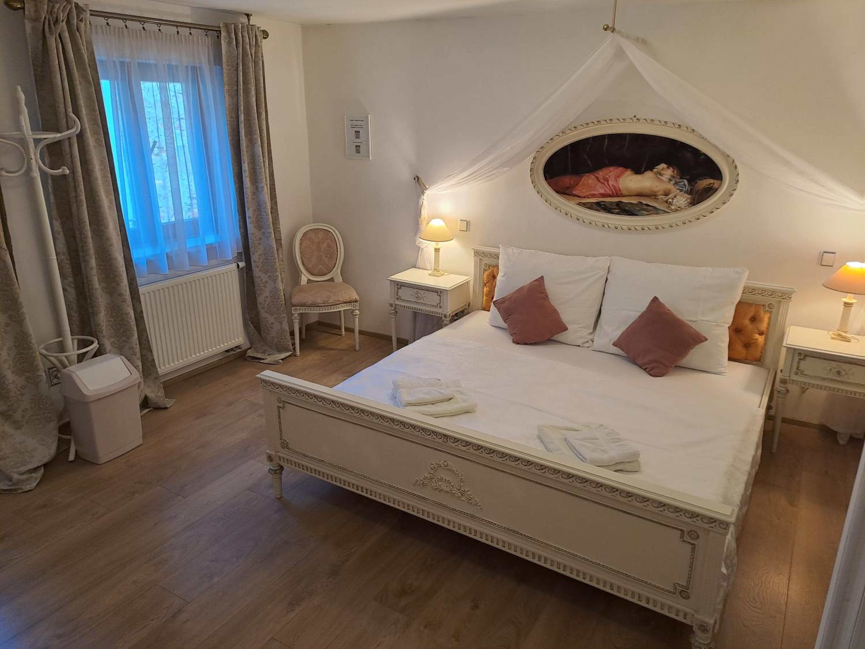 Double Room with Shared Toilet
