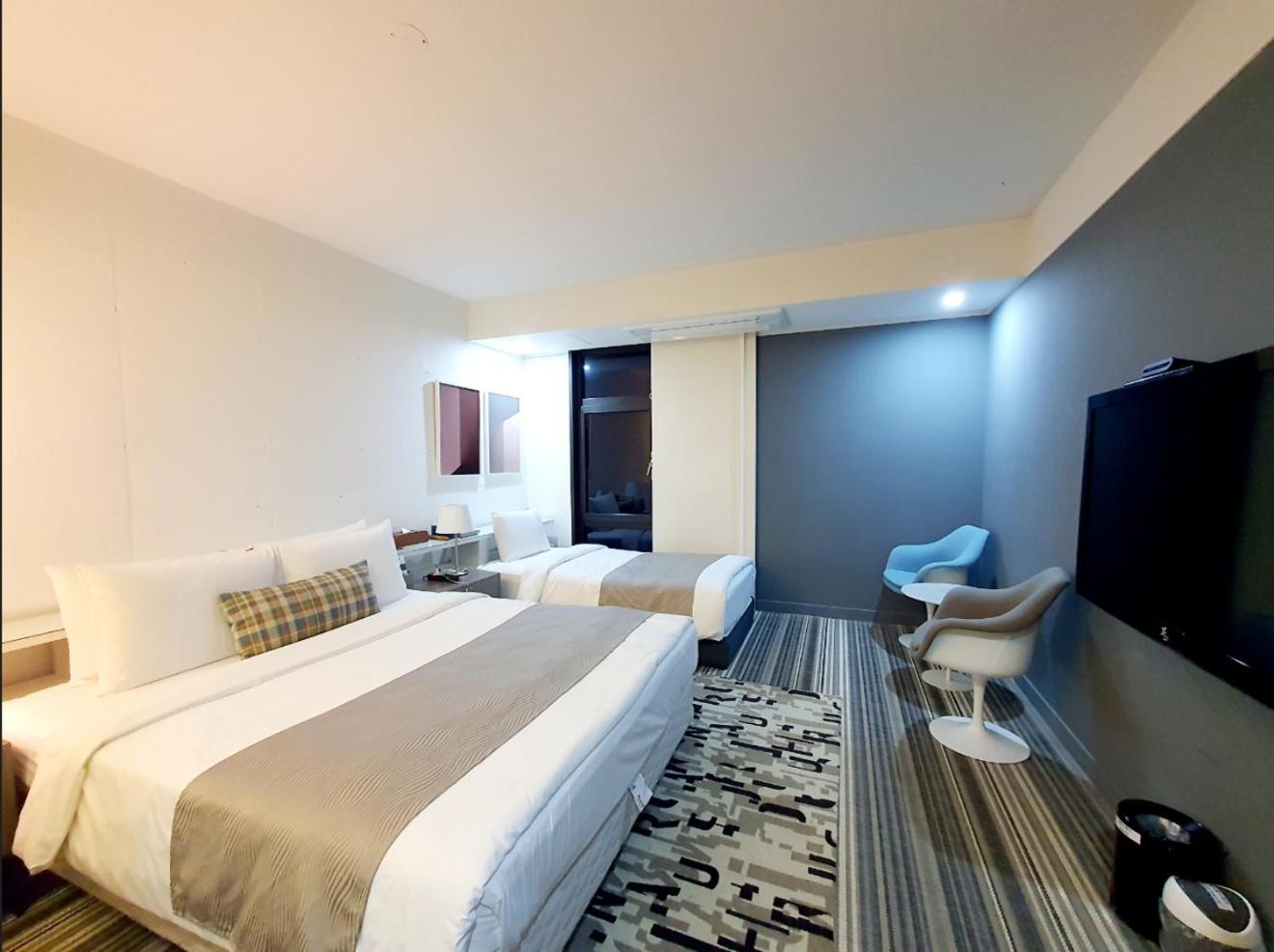 Standard Twin Room - Photo 5