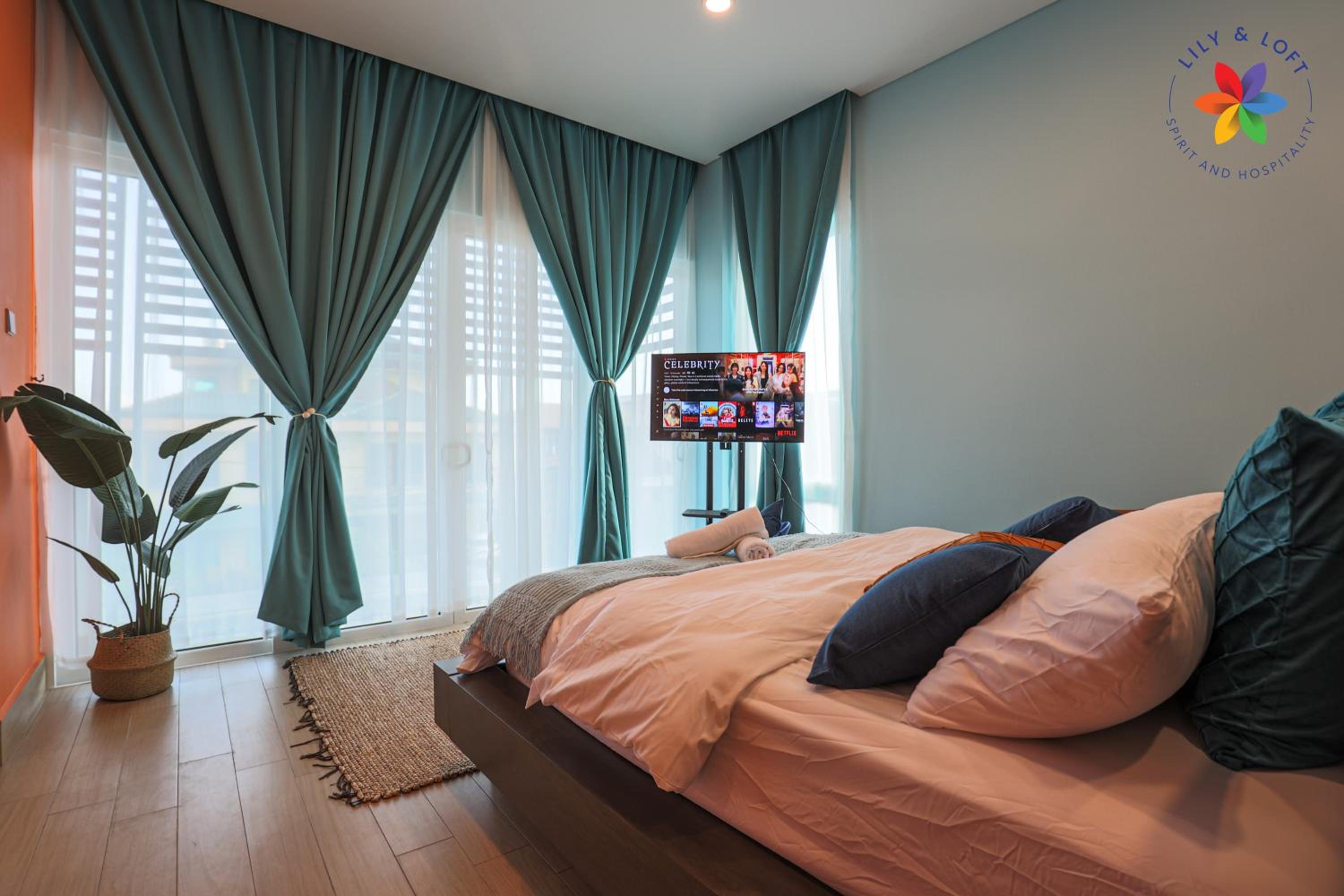 King Suite with Balcony photo 3