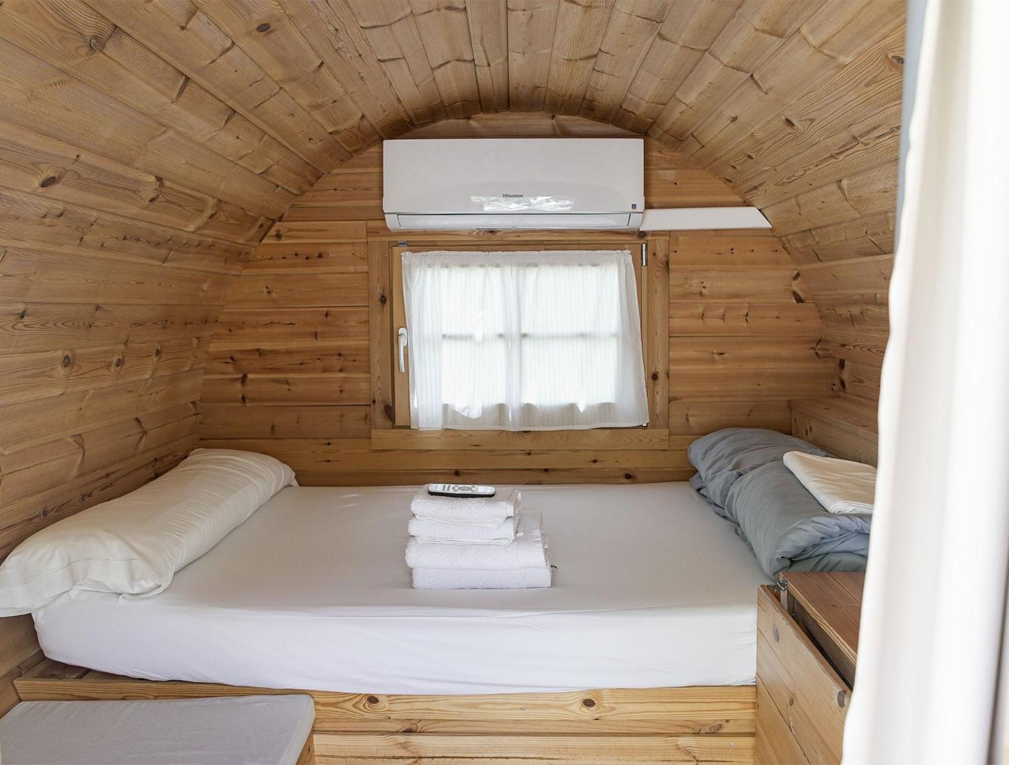 Log Cabin with Garden View - Photo 3