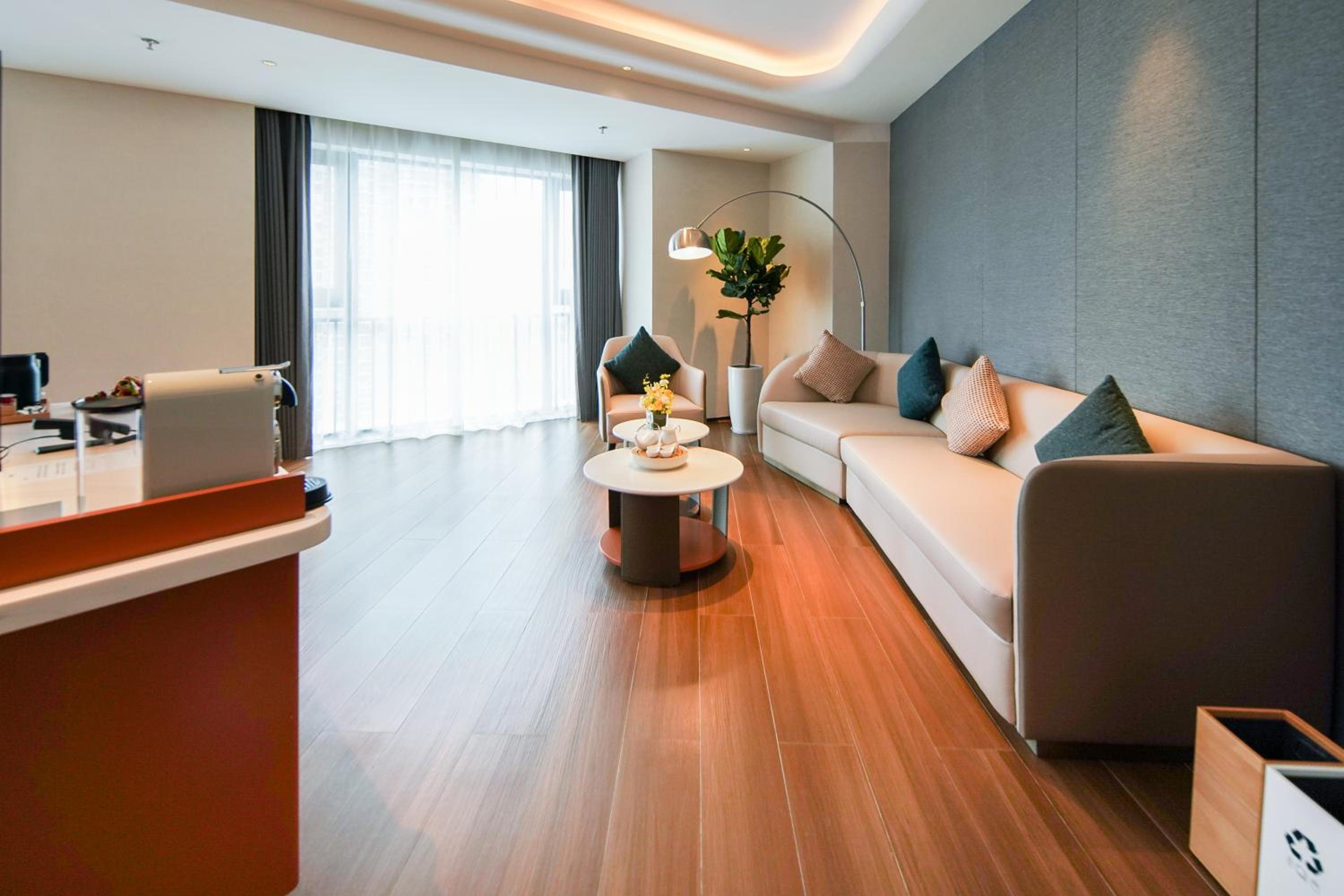 Business Suite photo 2