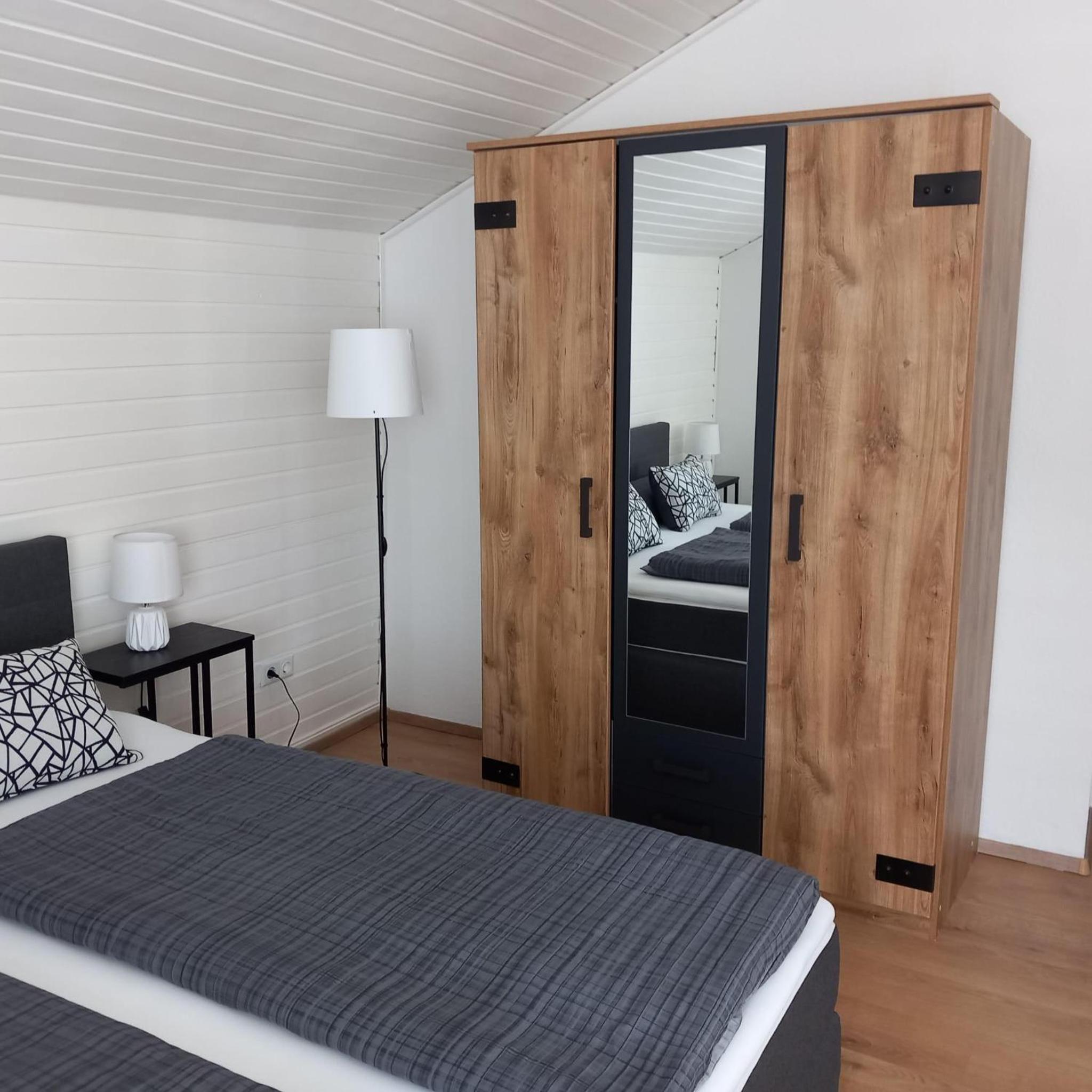 One-Bedroom Apartment with Shower photo 1