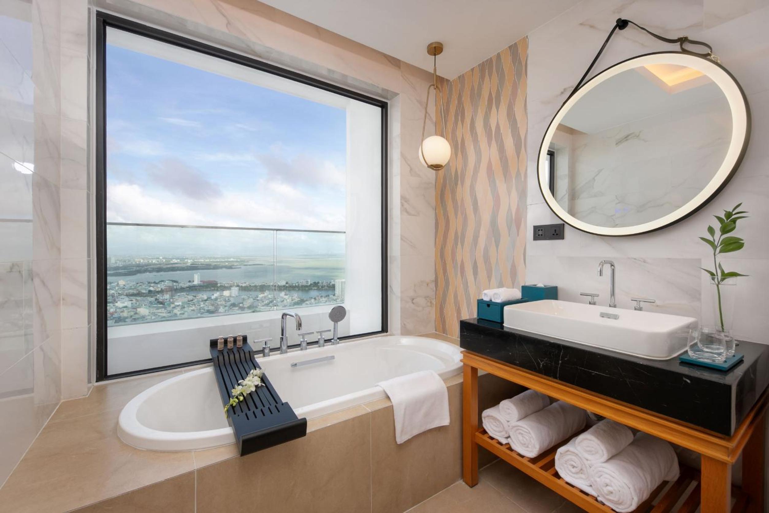 ​Two-bedroom Suite Oceanview - Photo 14