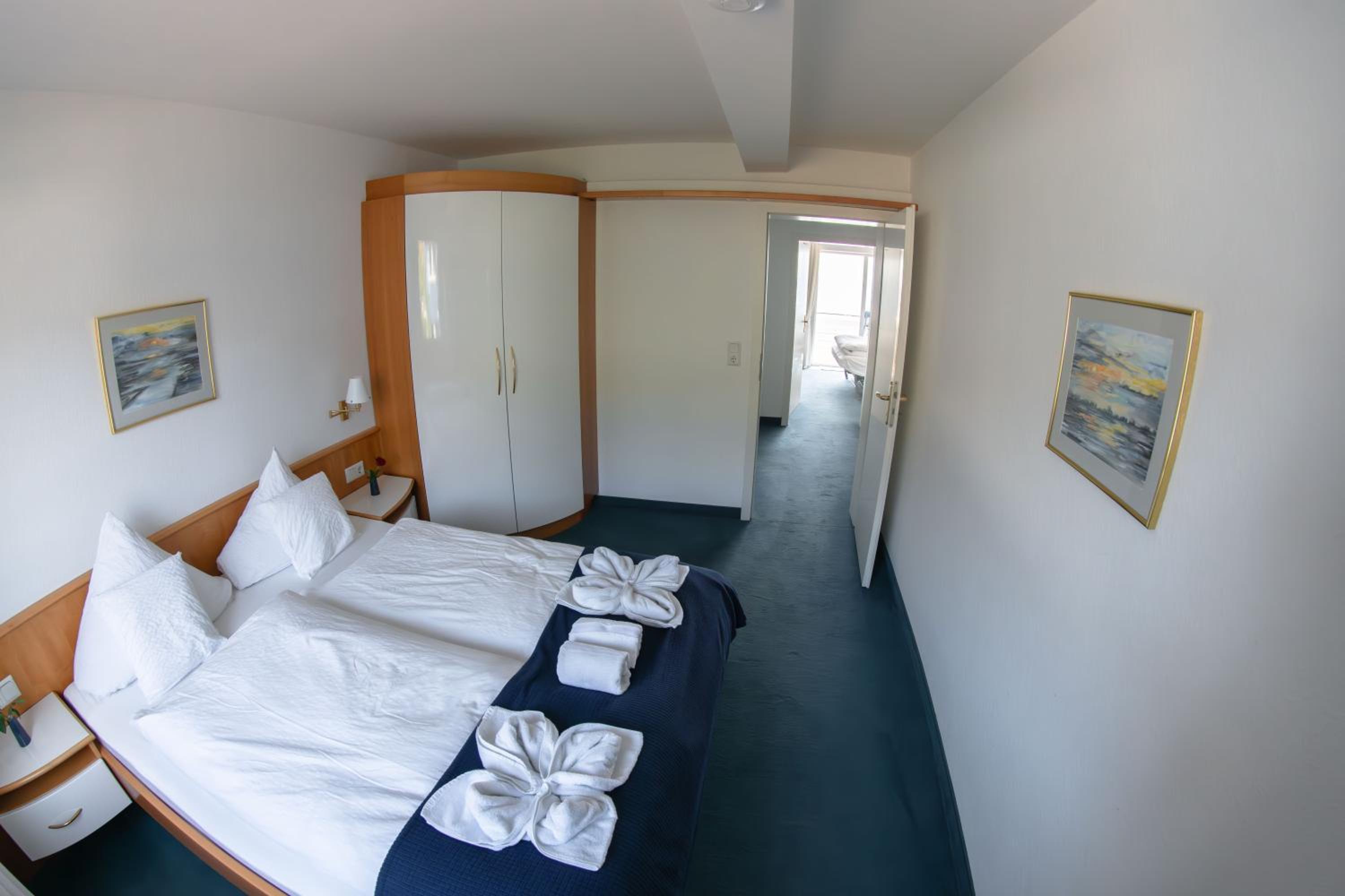 Comfort One-Bedroom Apartment with Balcony and Sea View