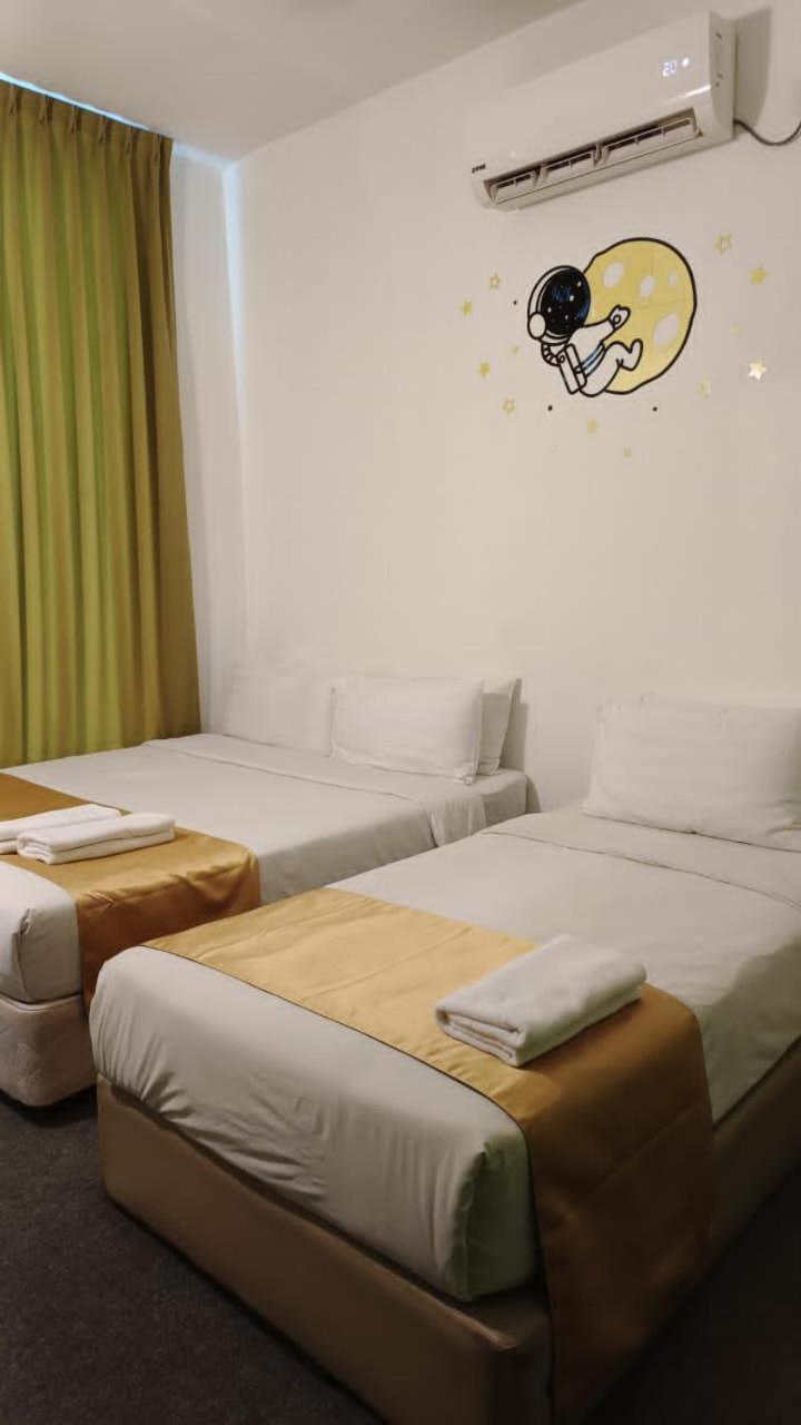 Queen Room