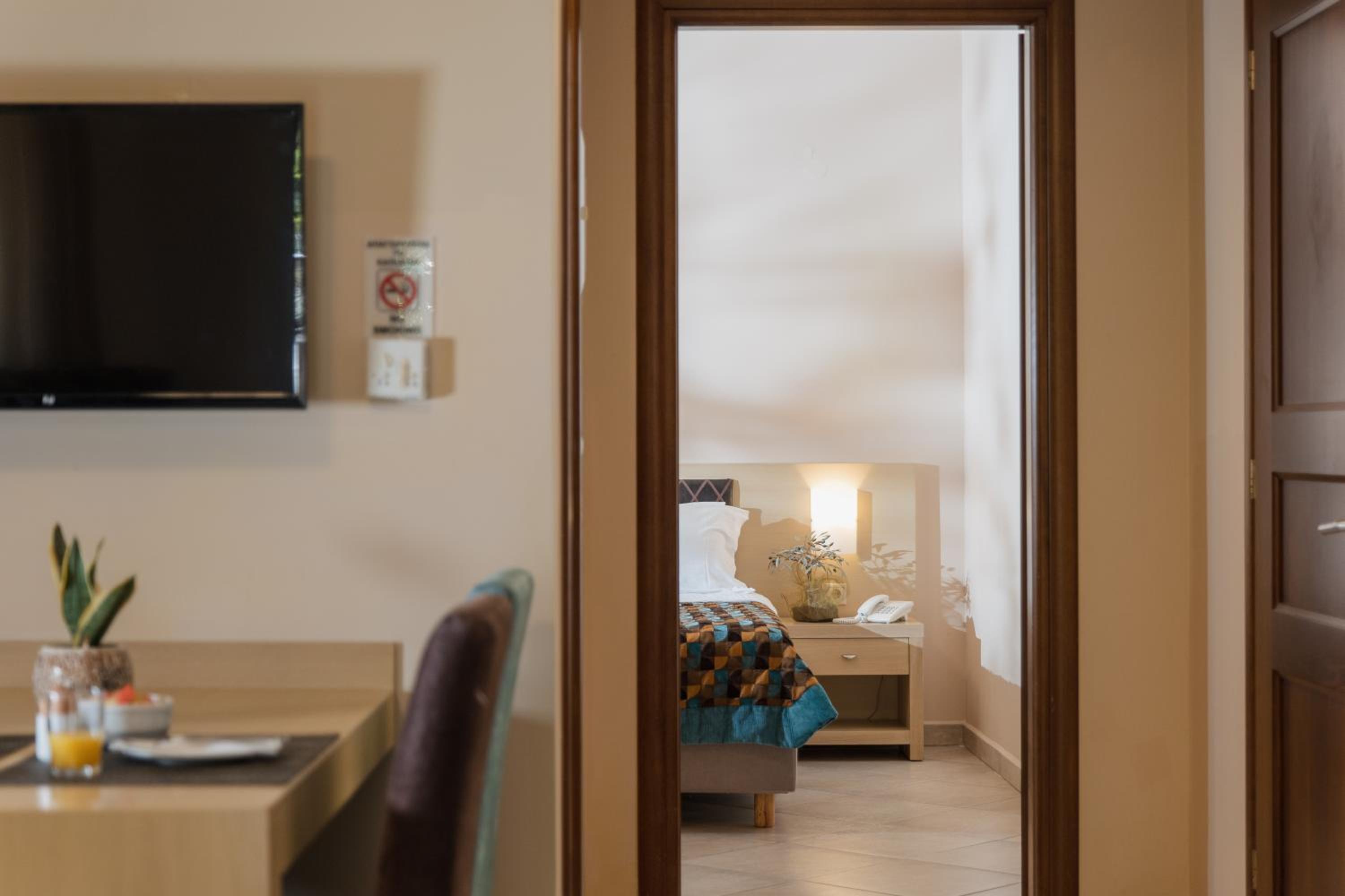 Superior Suite with Sea View - Photo 1