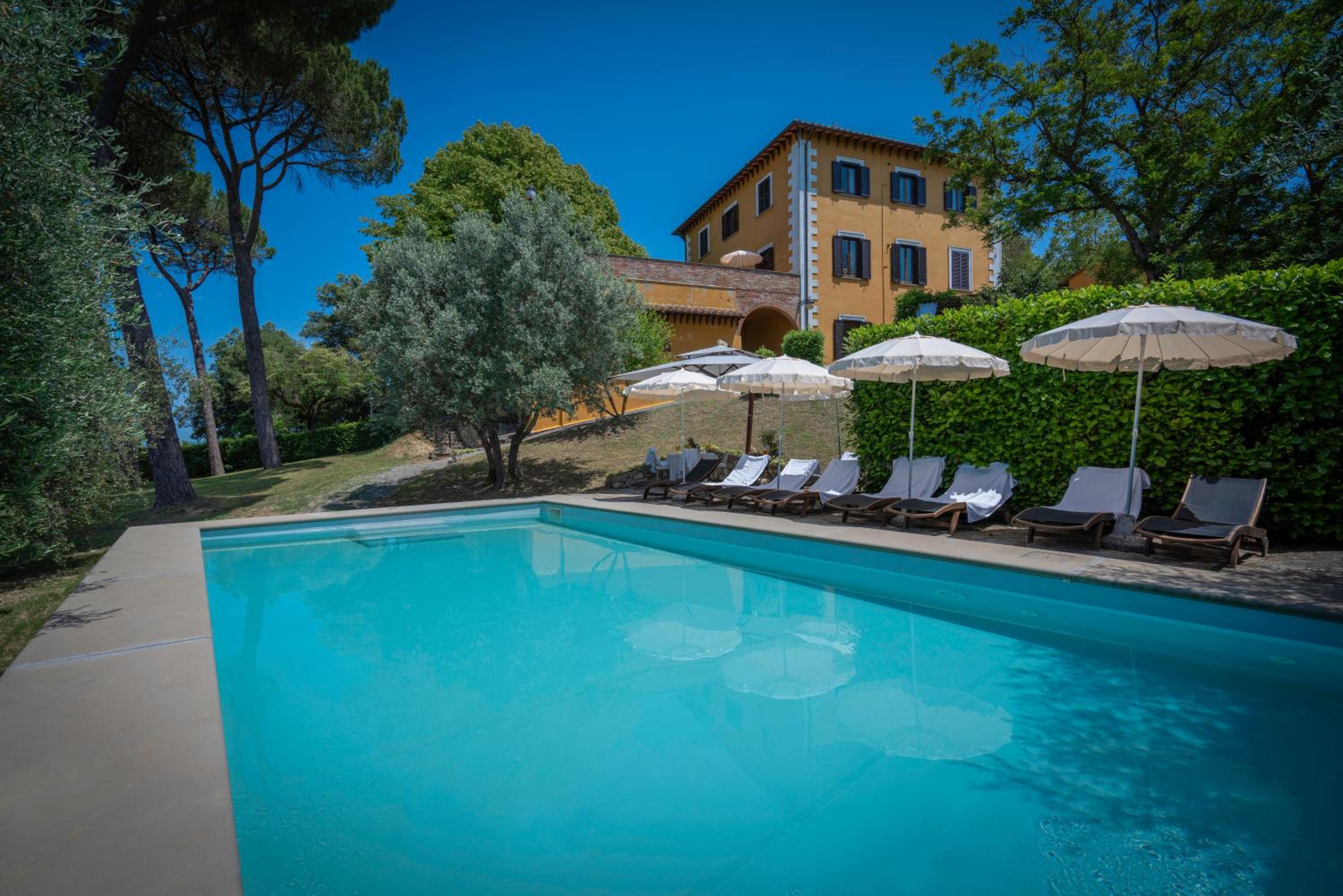 Villa photo 2