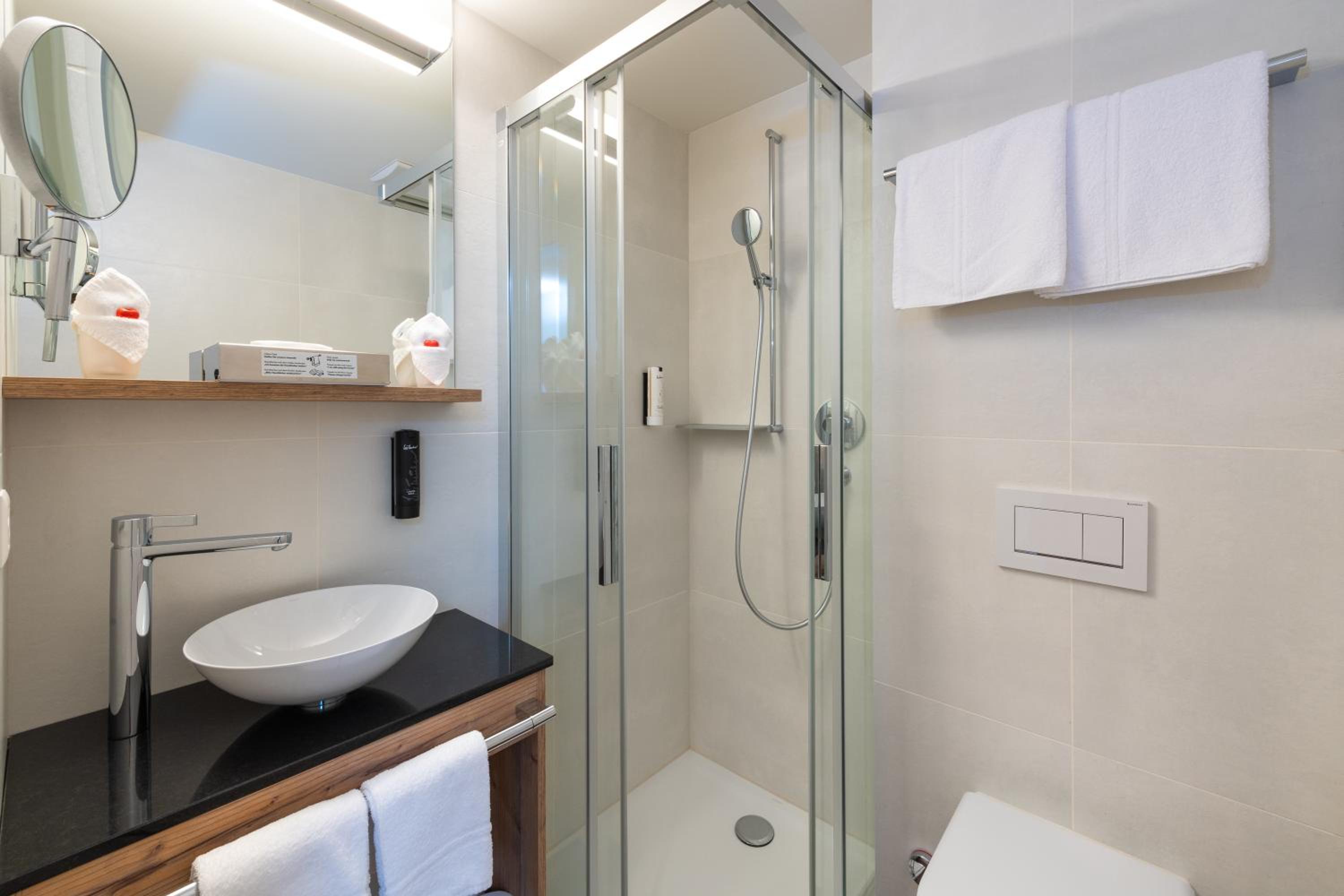 Economy Double Room - Photo 8