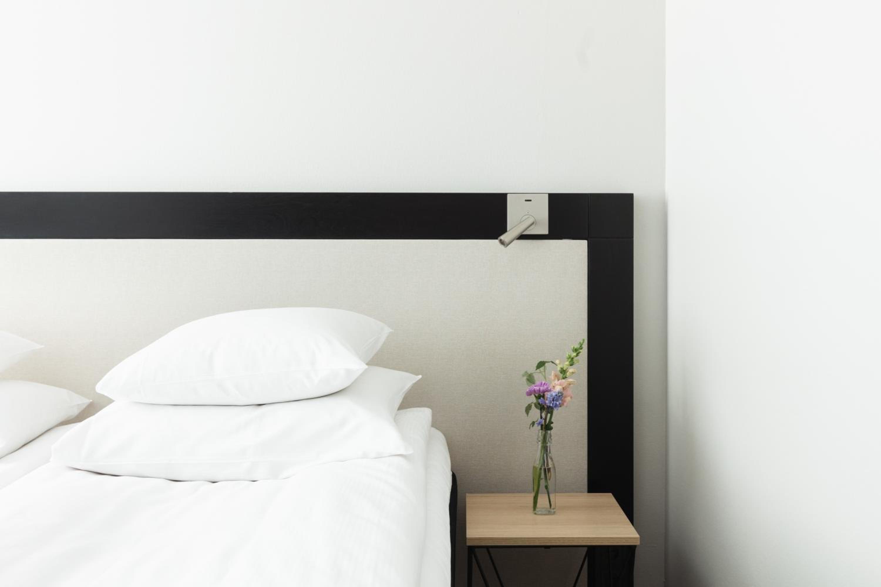 Room, 1 Queen Bed, Non Smoking (Compact)
