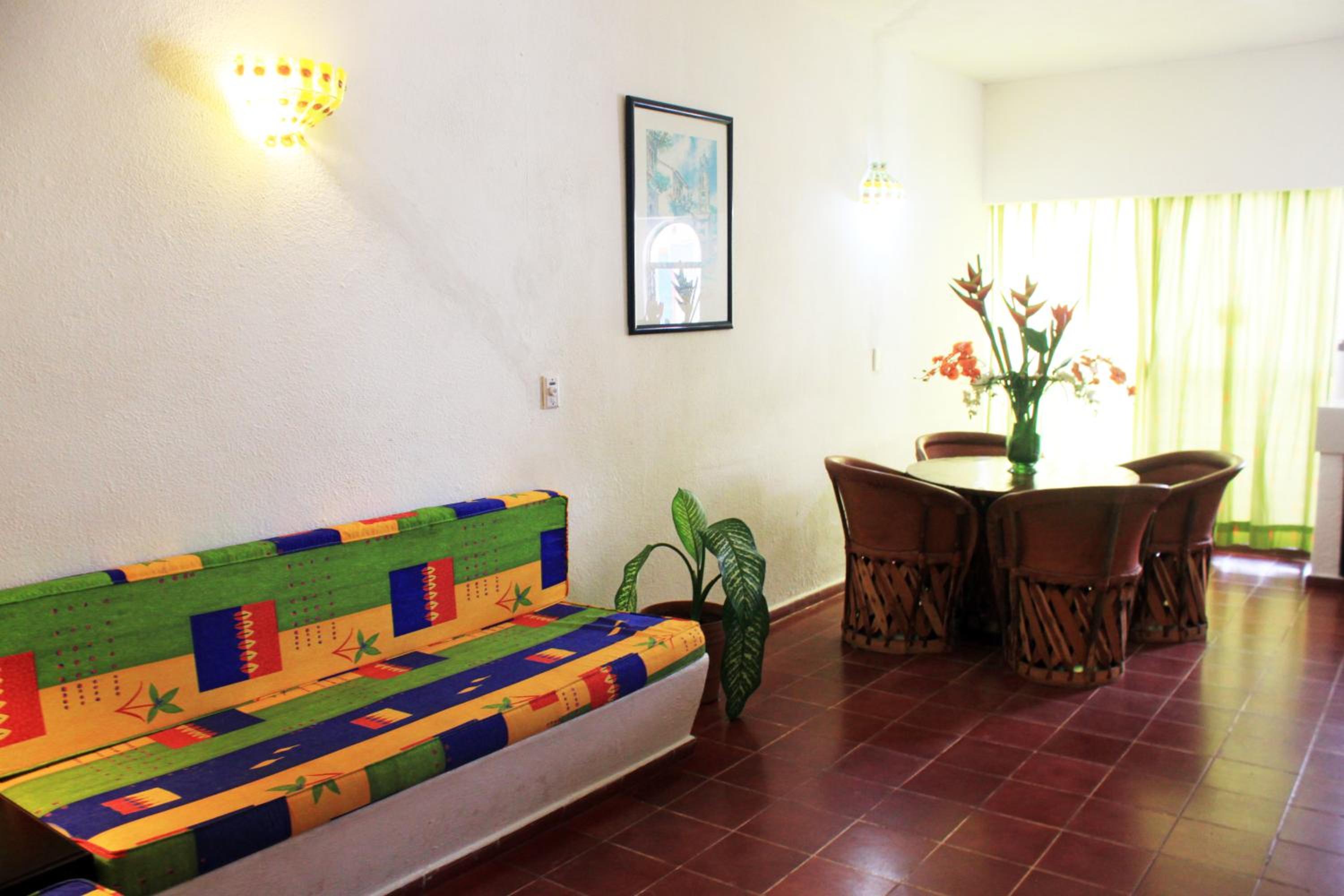  Deluxe Master Suite with balcony photo 3