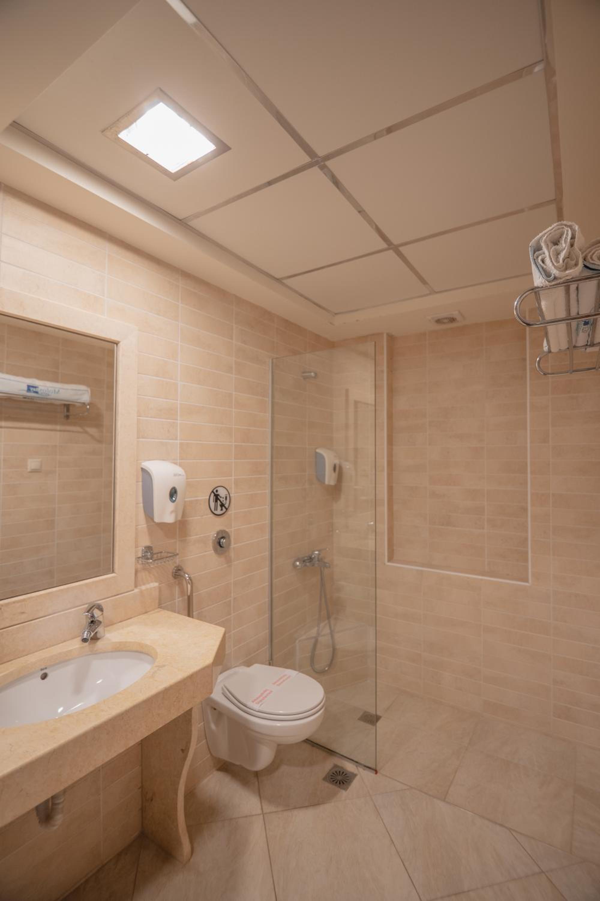 Double Room with Sea View - Photo 2