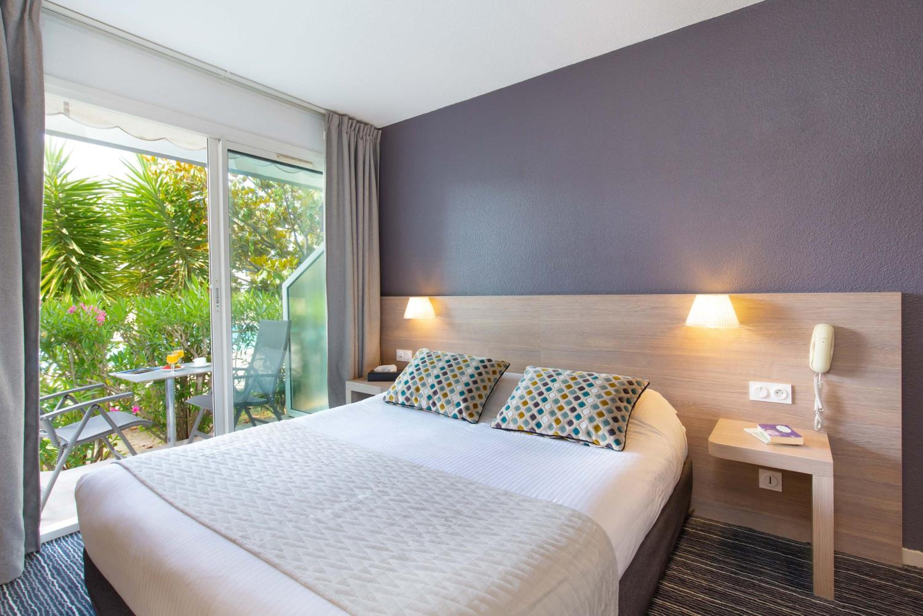 Comfort Queen Room - Photo 1
