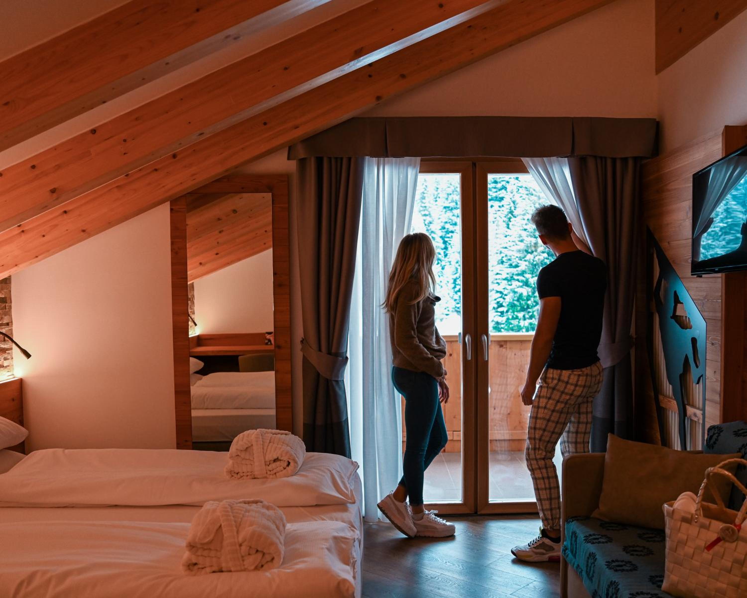Twin Room with View - Photo 3